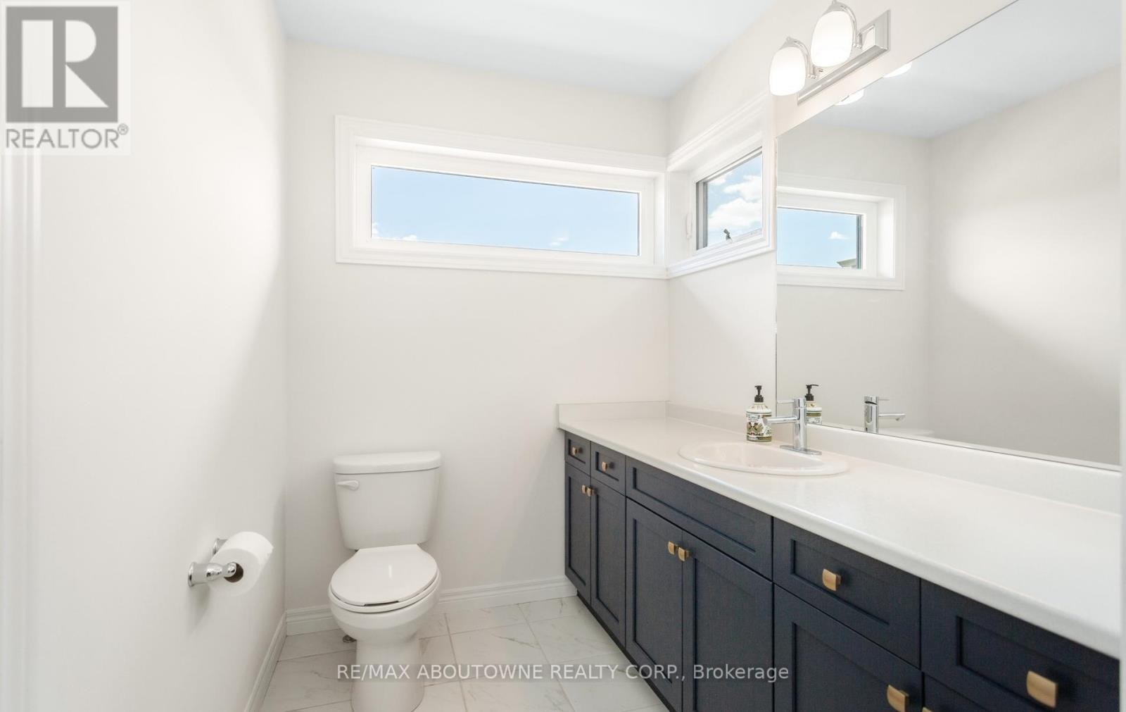 












10 MCGOVERN LANE

,
Brant (Paris),




Ontario
N3L0K3

