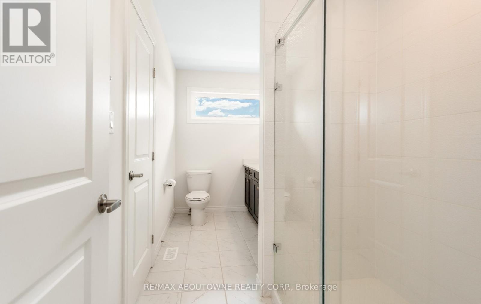 












10 MCGOVERN LANE

,
Brant (Paris),




Ontario
N3L0K3

