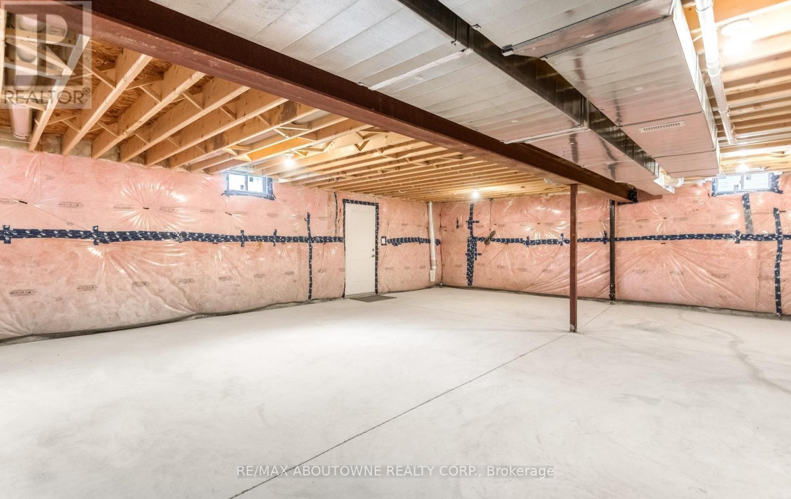












10 MCGOVERN LANE

,
Brant (Paris),




Ontario
N3L0K3

