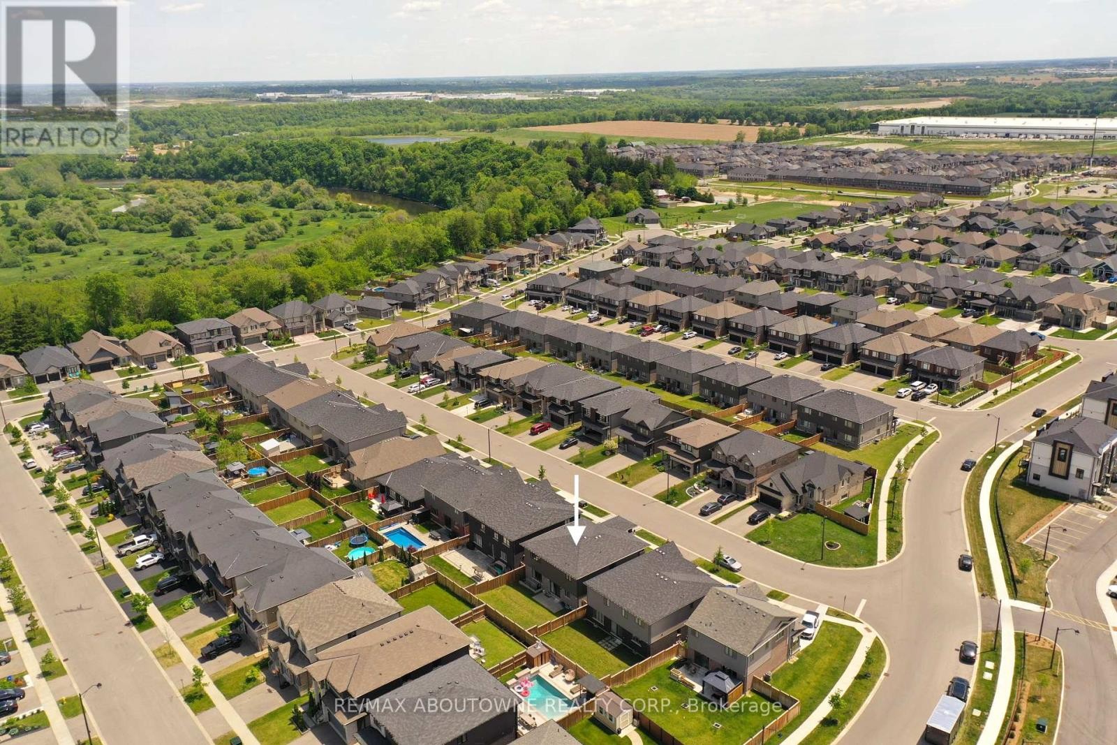 












10 MCGOVERN LANE

,
Brant (Paris),




Ontario
N3L0K3

