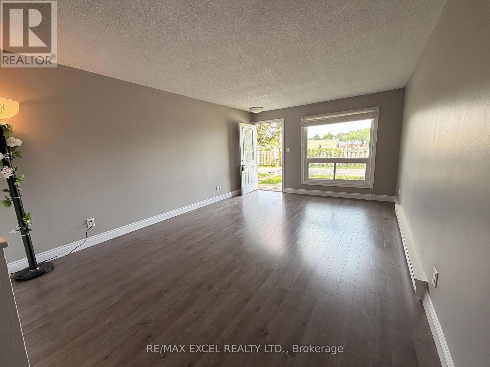 












16 - 8646 WILLOUGHBY DRIVE

,
Niagara Falls (Chippawa),




Ontario
L2G6X7

