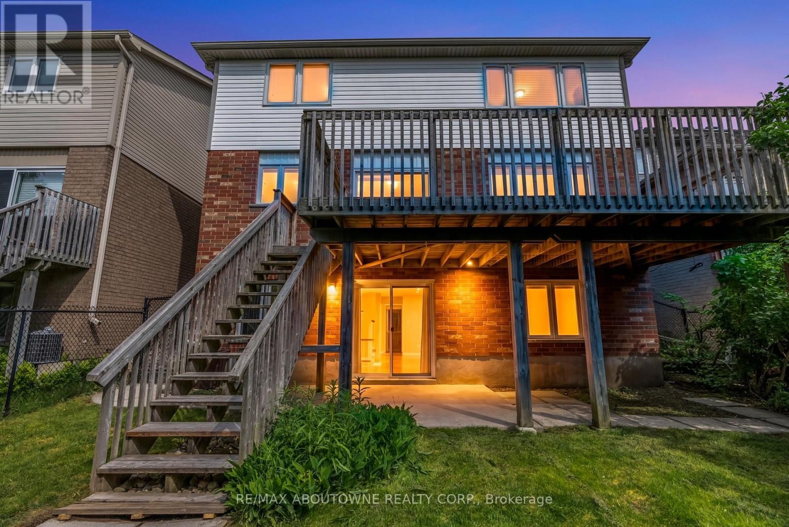 












32 JENSON BOULEVARD

,
Guelph (Pineridge/Westminster Woods),




Ontario
N1L1L1

