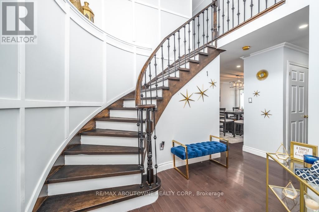 












14 SABLE DRIVE

,
Hamilton (Meadowlands),




Ontario
L9K1K9


