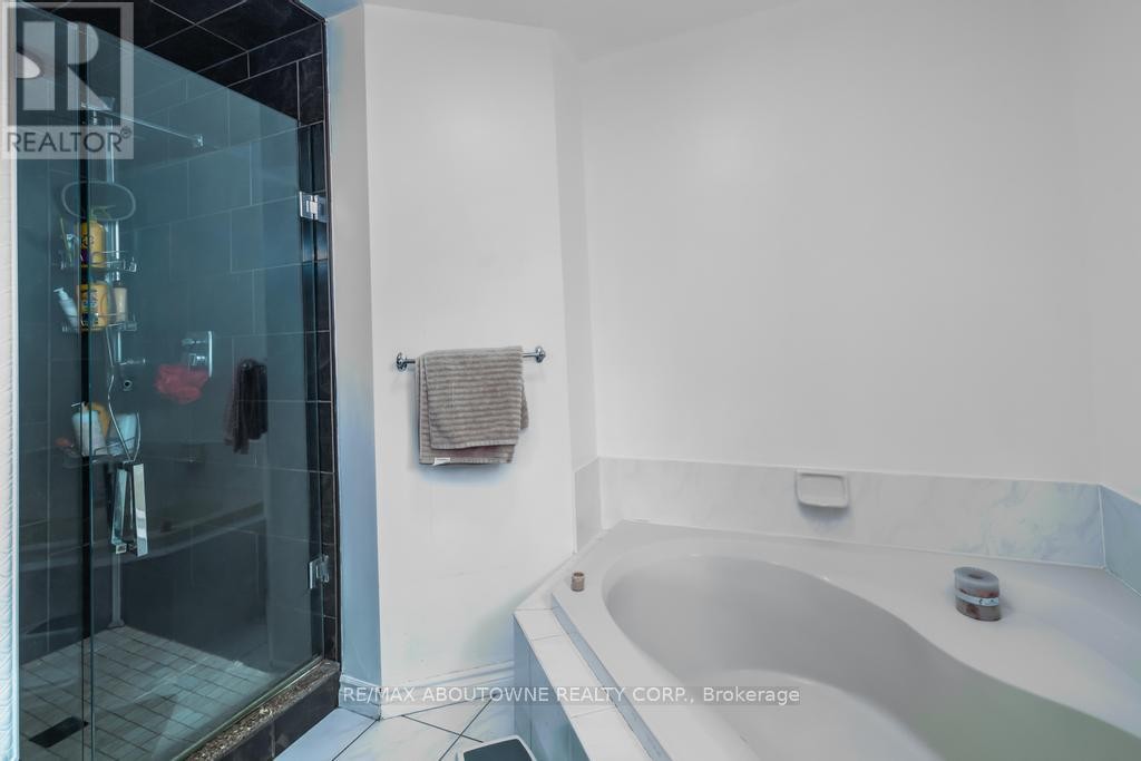 












14 SABLE DRIVE

,
Hamilton (Meadowlands),




Ontario
L9K1K9

