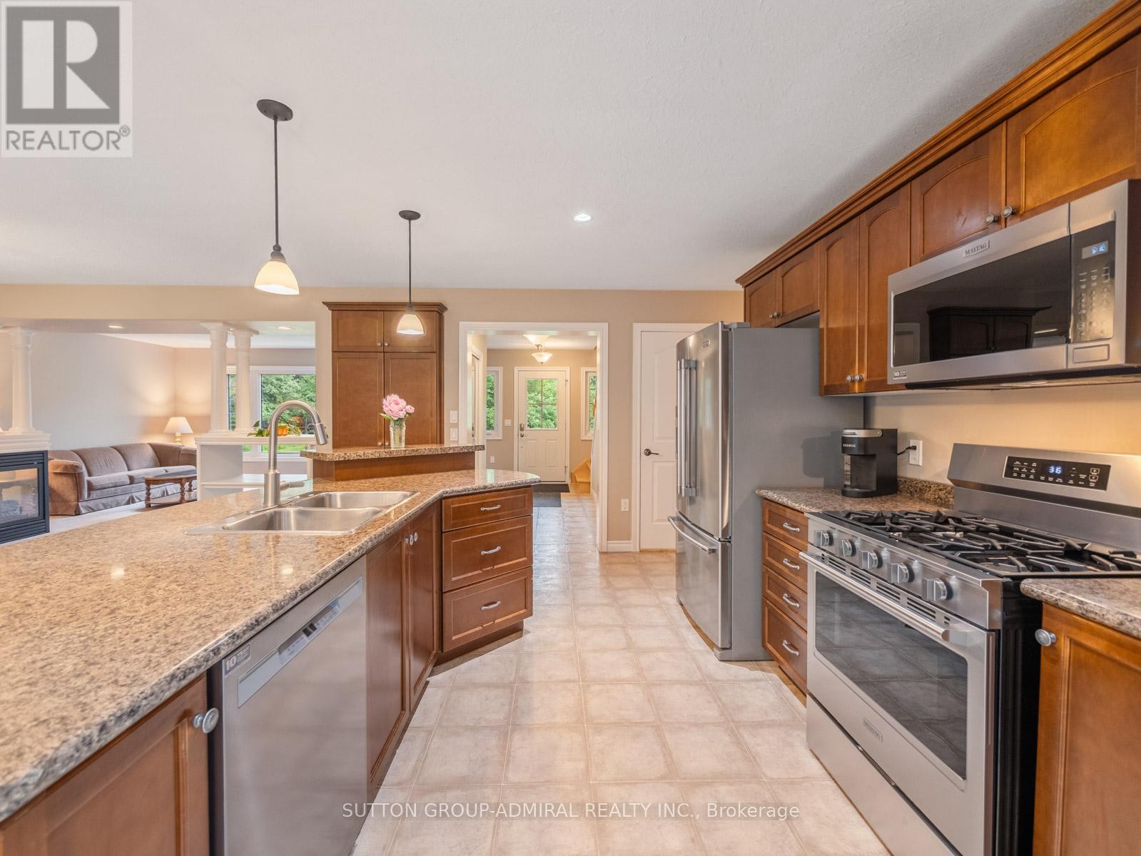 












6886 WELLINGTON RD 16

,
Centre Wellington,




Ontario
N0B1J0

