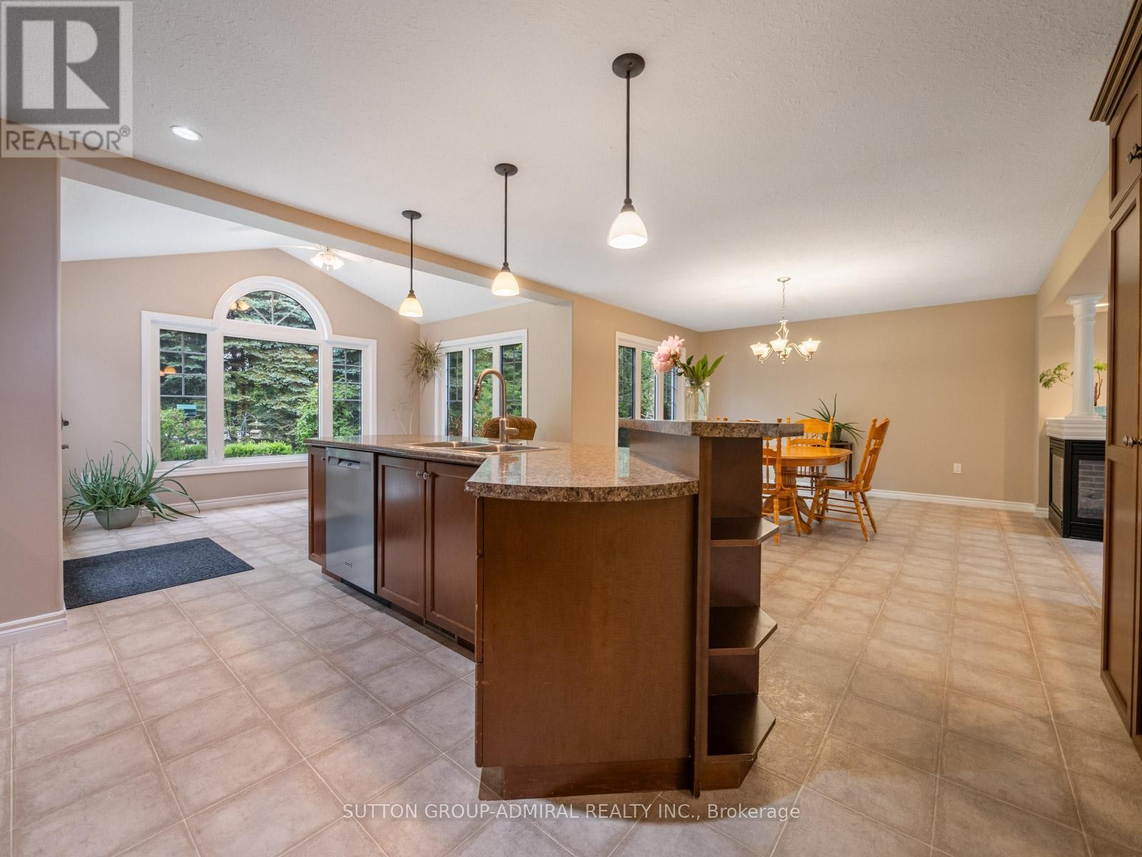












6886 WELLINGTON RD 16

,
Centre Wellington,




Ontario
N0B1J0

