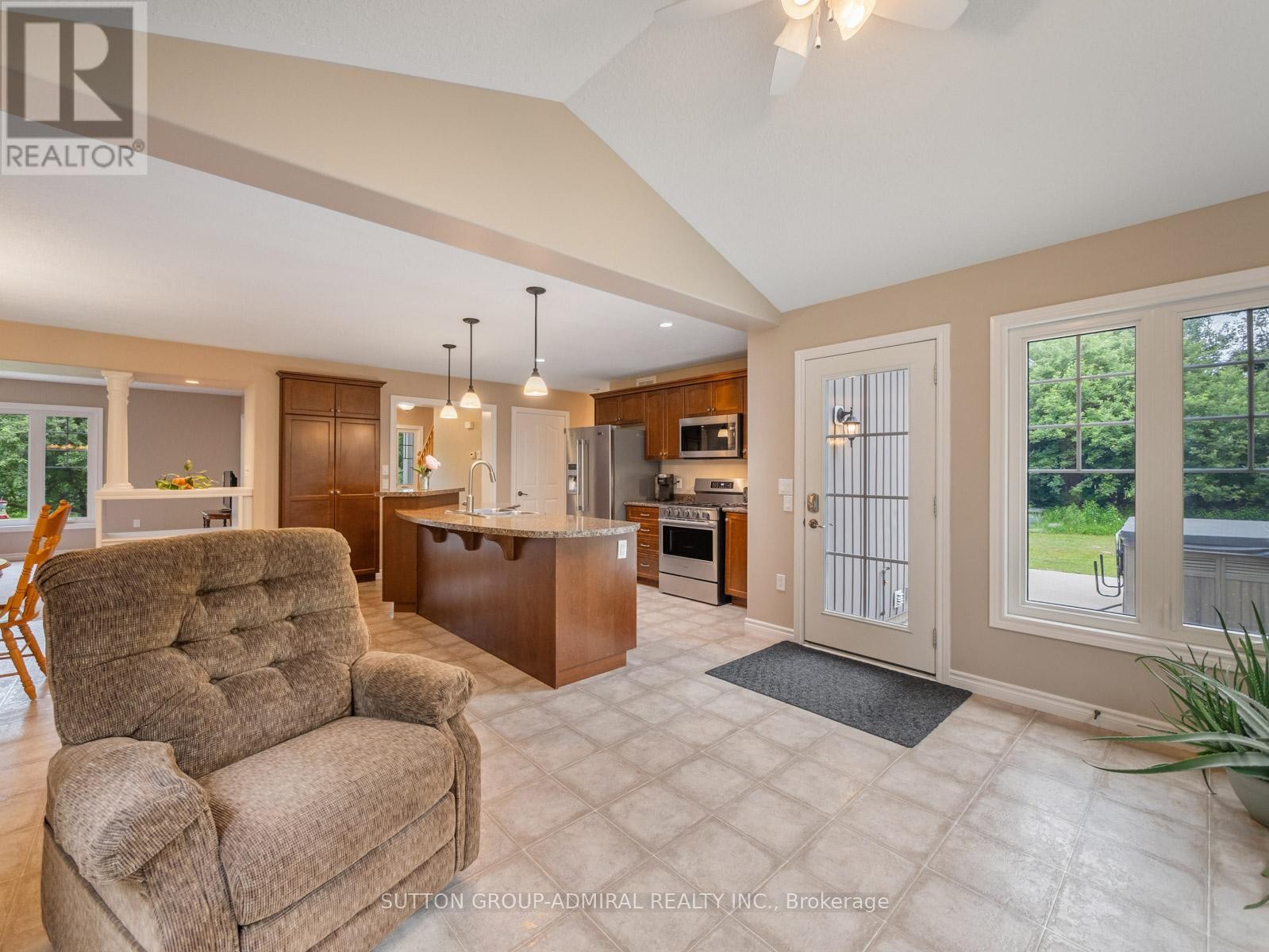 












6886 WELLINGTON RD 16

,
Centre Wellington,




Ontario
N0B1J0

