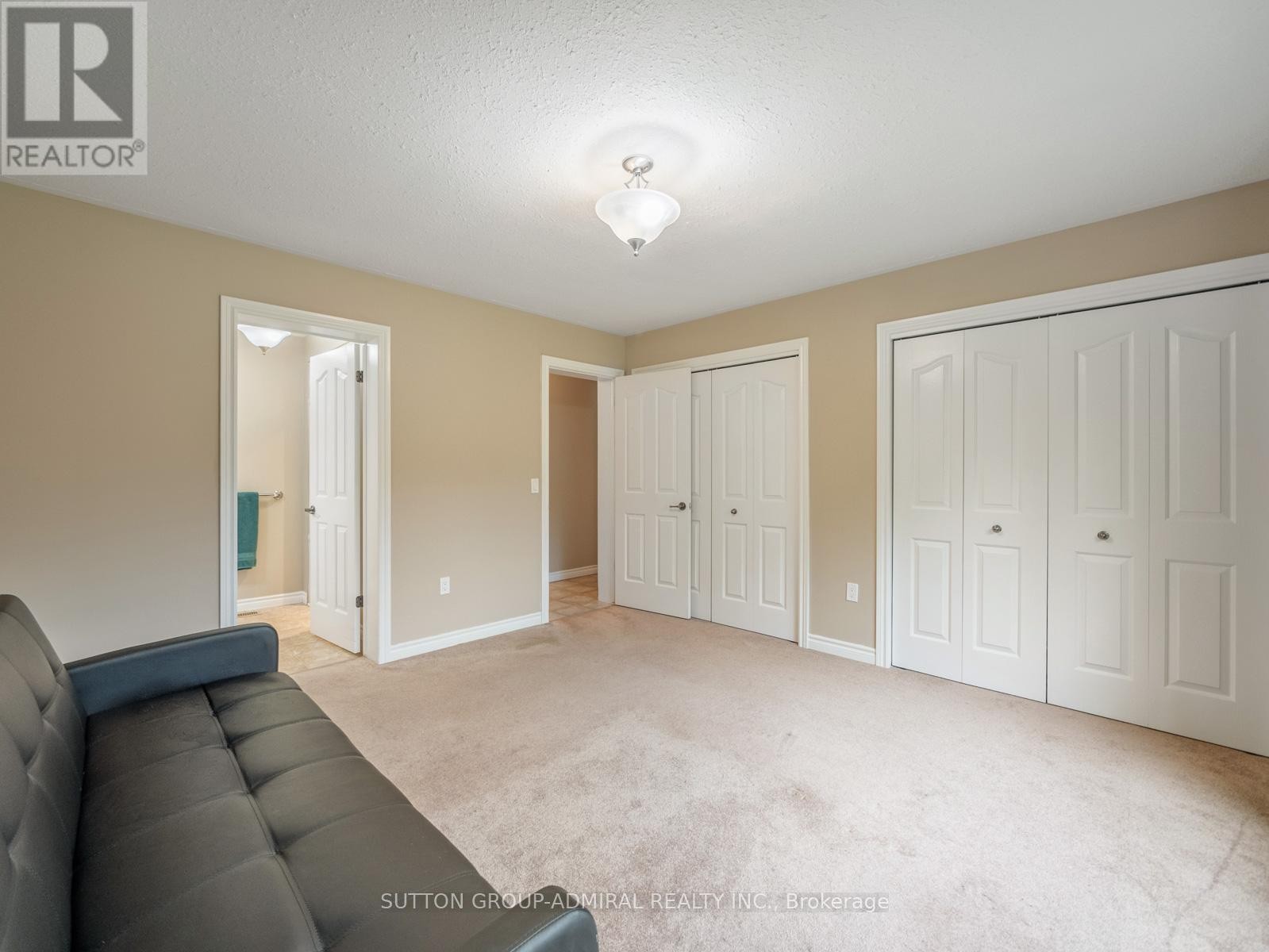 












6886 WELLINGTON RD 16

,
Centre Wellington,




Ontario
N0B1J0

