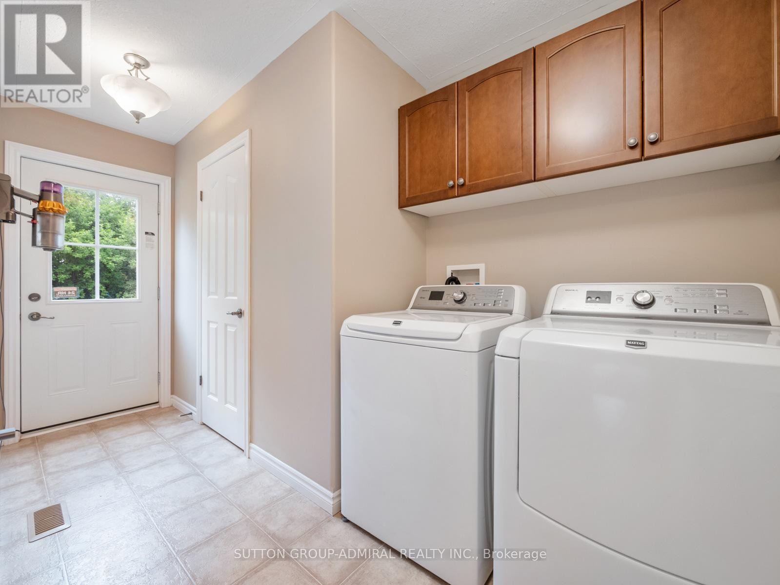 












6886 WELLINGTON RD 16

,
Centre Wellington,




Ontario
N0B1J0

