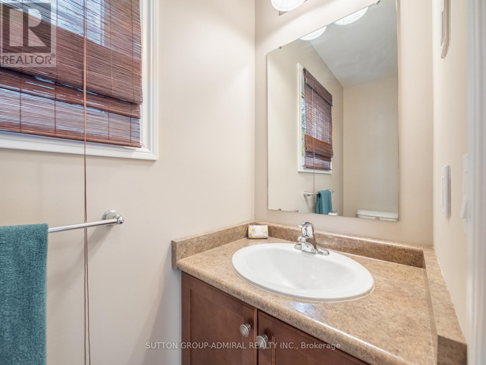 












6886 WELLINGTON RD 16

,
Centre Wellington,




Ontario
N0B1J0

