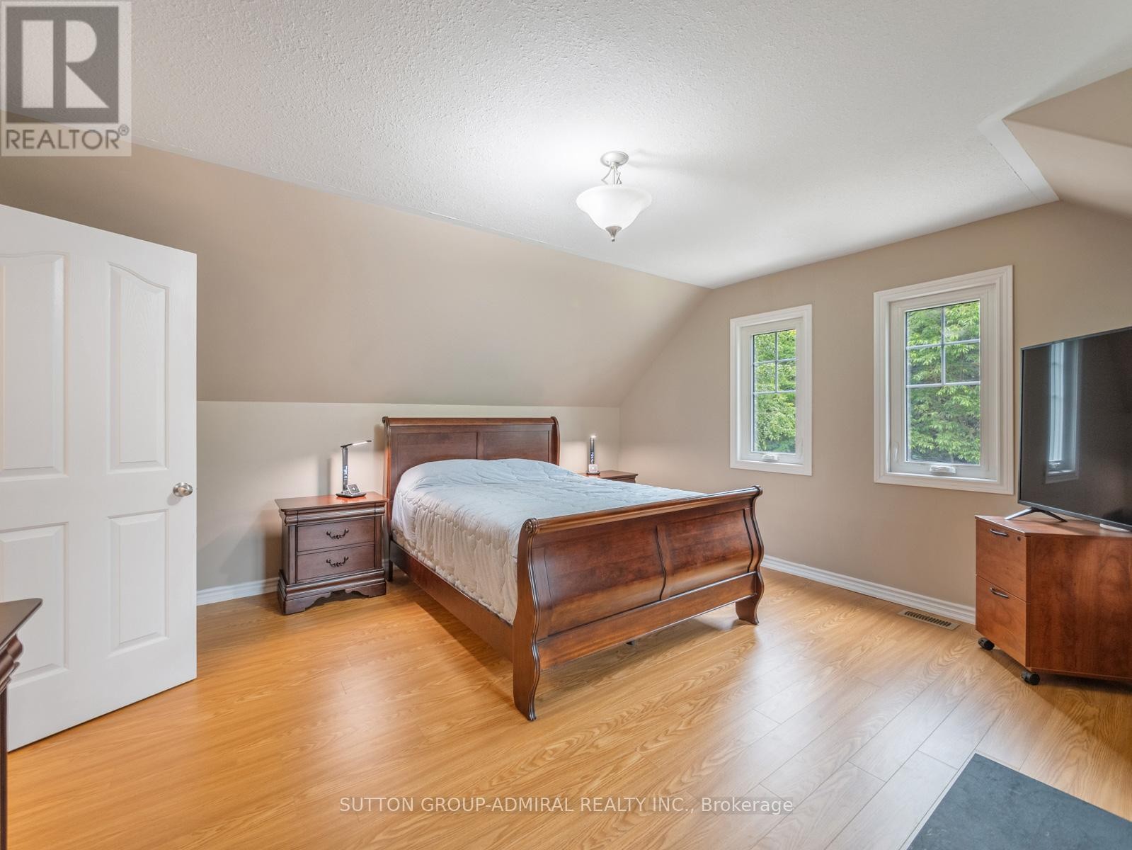 












6886 WELLINGTON RD 16

,
Centre Wellington,




Ontario
N0B1J0

