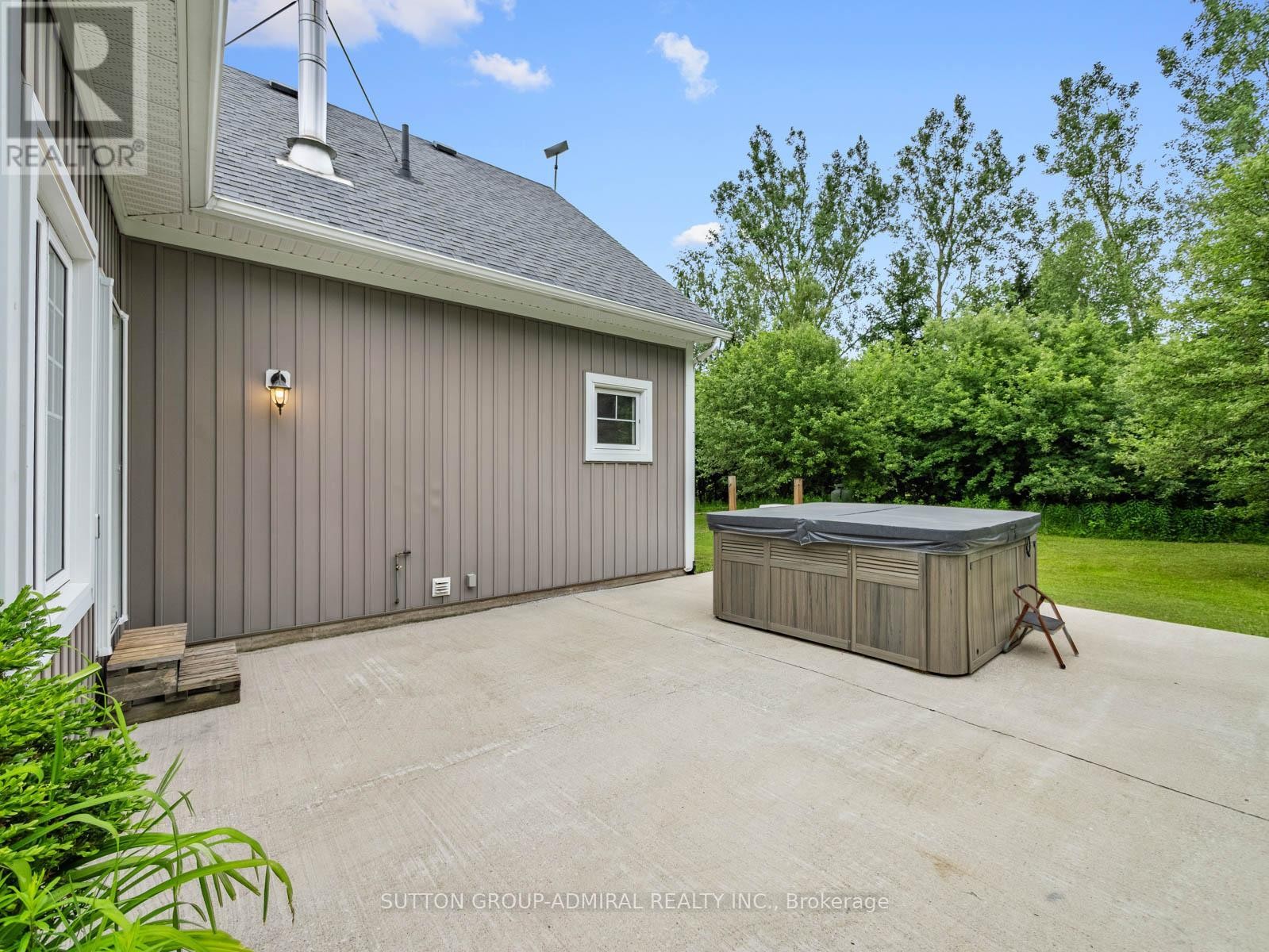 












6886 WELLINGTON RD 16

,
Centre Wellington,




Ontario
N0B1J0

