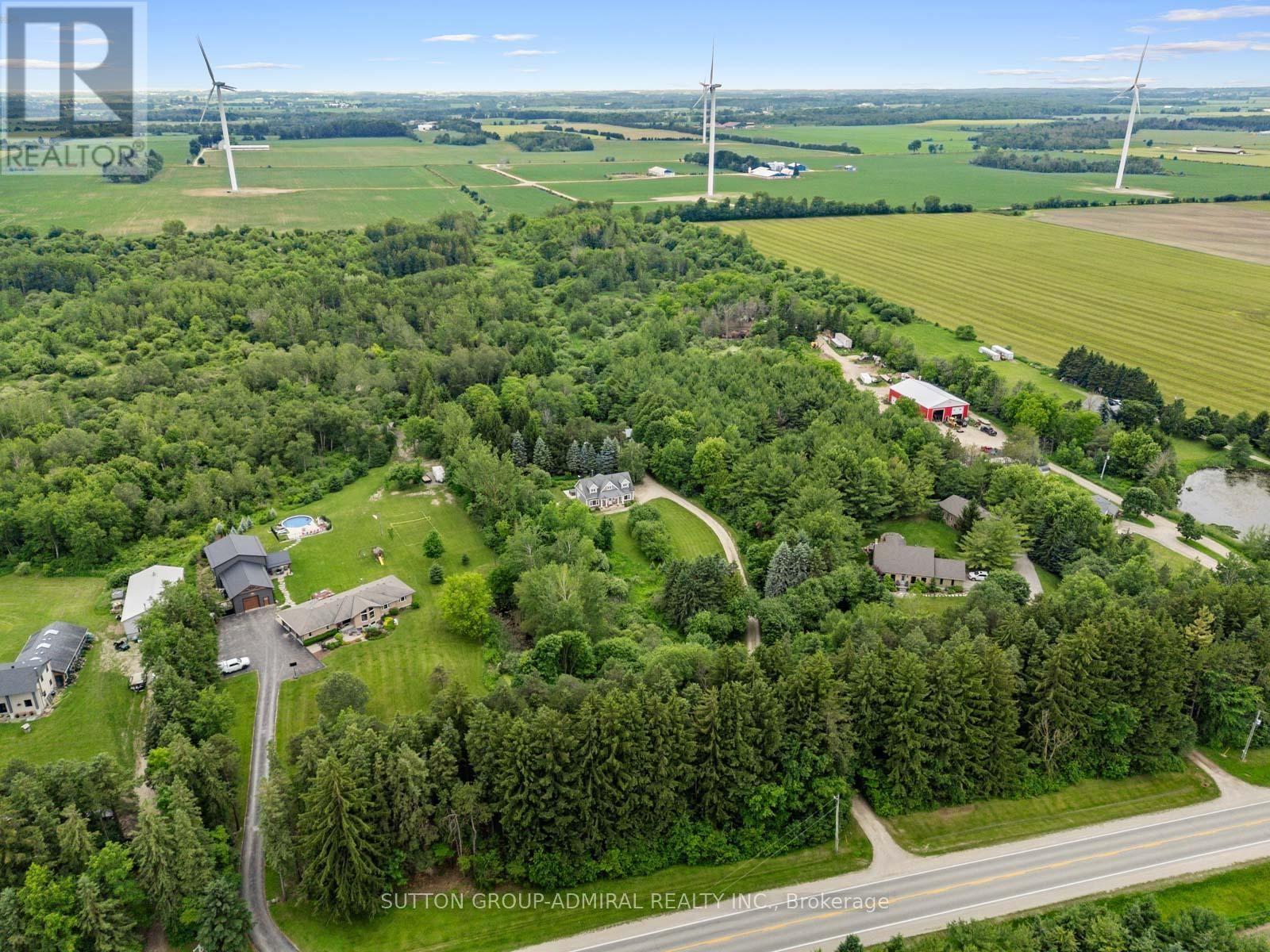 












6886 WELLINGTON RD 16

,
Centre Wellington,




Ontario
N0B1J0

