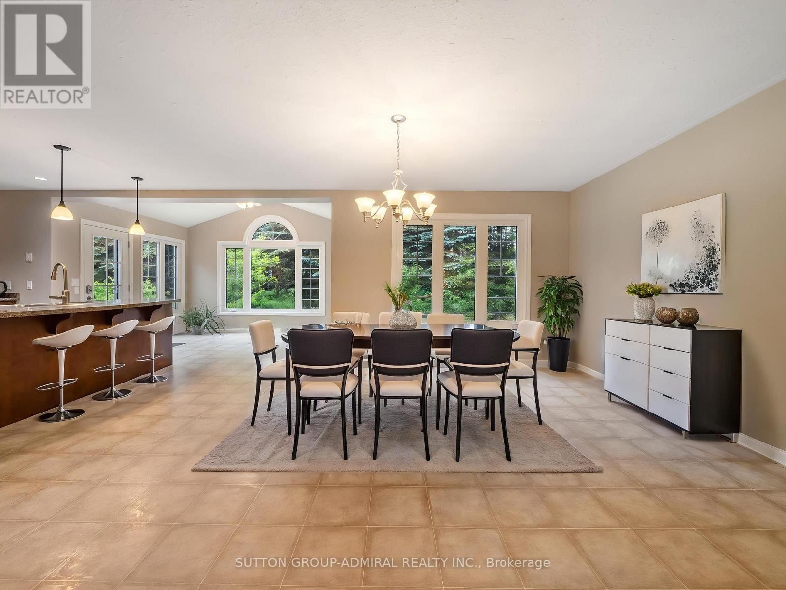 












6886 WELLINGTON RD 16

,
Centre Wellington,




Ontario
N0B1J0

