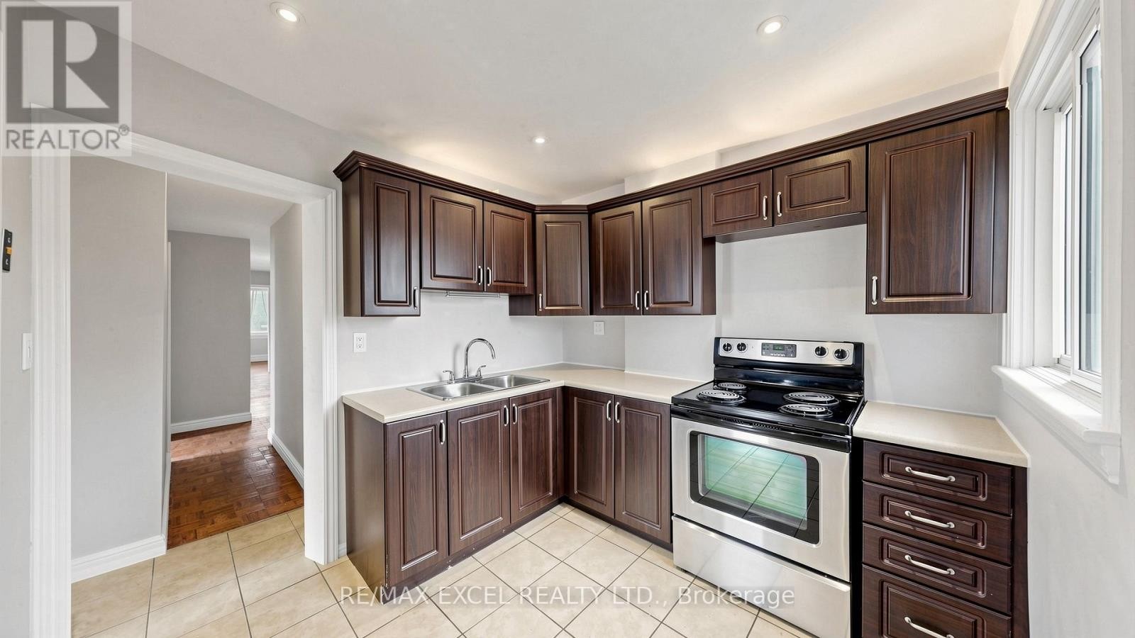 












259 VICTORIA AVENUE N

,
Hamilton (Landsdale),




Ontario
L8L5G3

