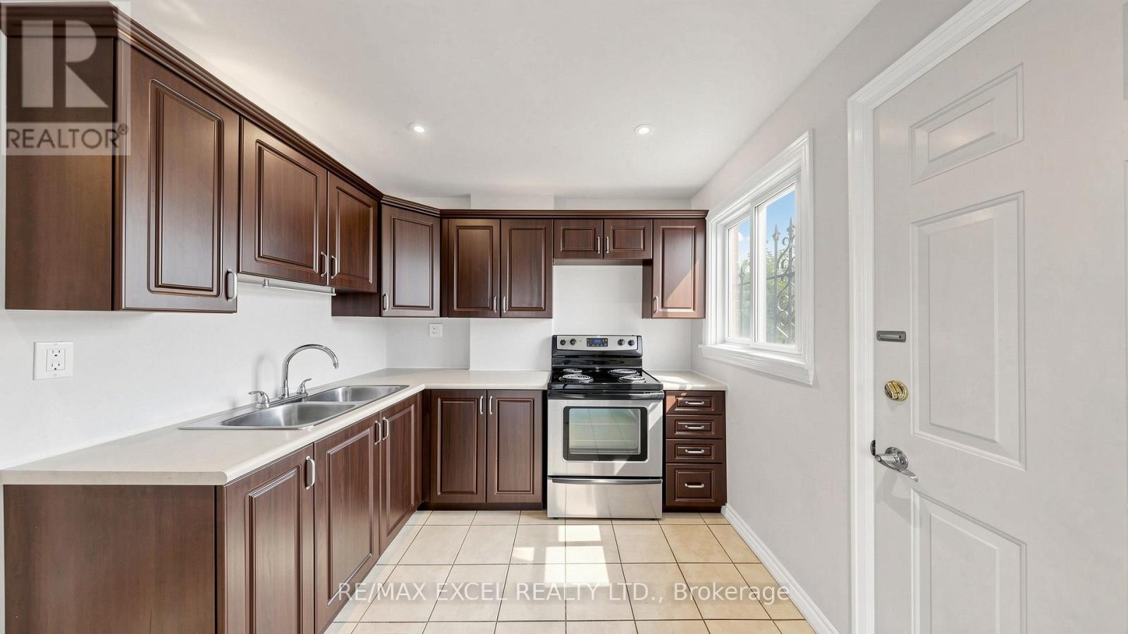 












259 VICTORIA AVENUE N

,
Hamilton (Landsdale),




Ontario
L8L5G3

