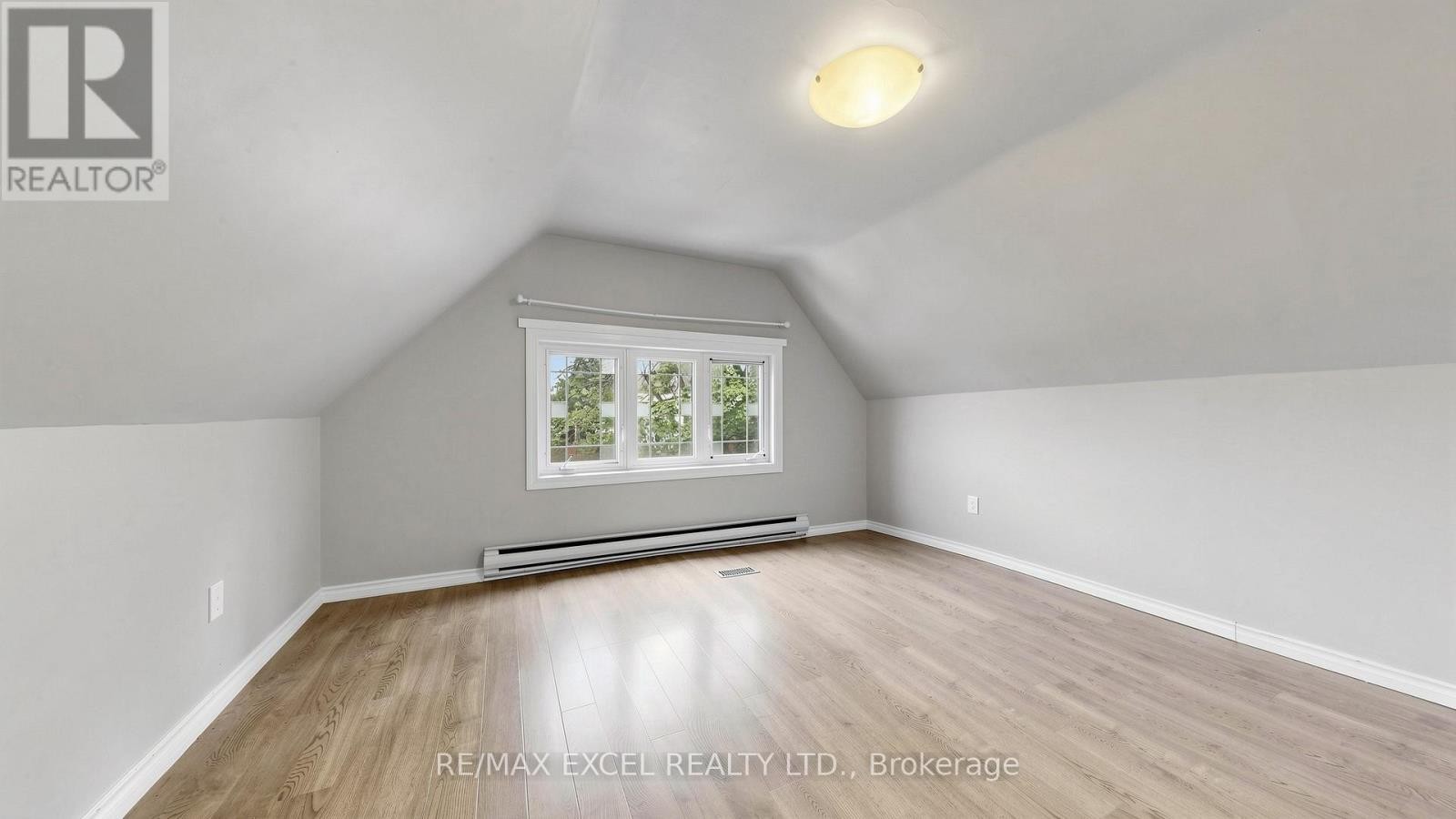 












259 VICTORIA AVENUE N

,
Hamilton (Landsdale),




Ontario
L8L5G3

