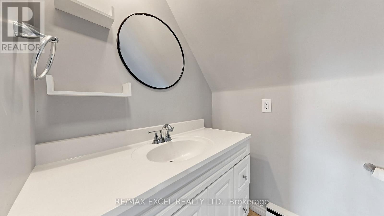 












259 VICTORIA AVENUE N

,
Hamilton (Landsdale),




Ontario
L8L5G3


