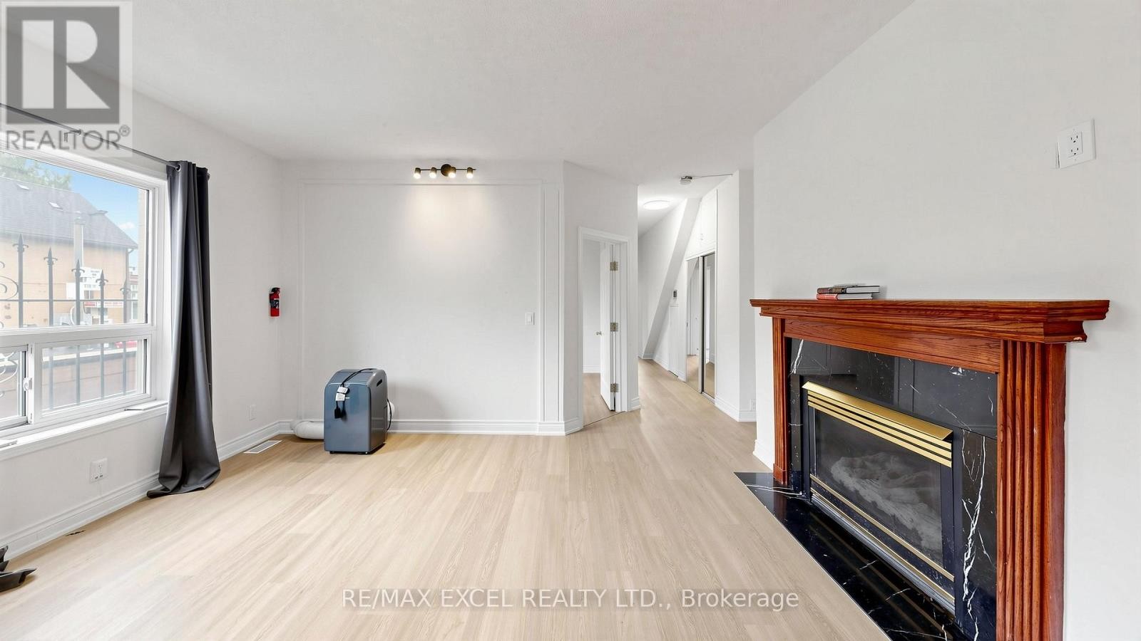 












259 VICTORIA AVENUE N

,
Hamilton (Landsdale),




Ontario
L8L5G3

