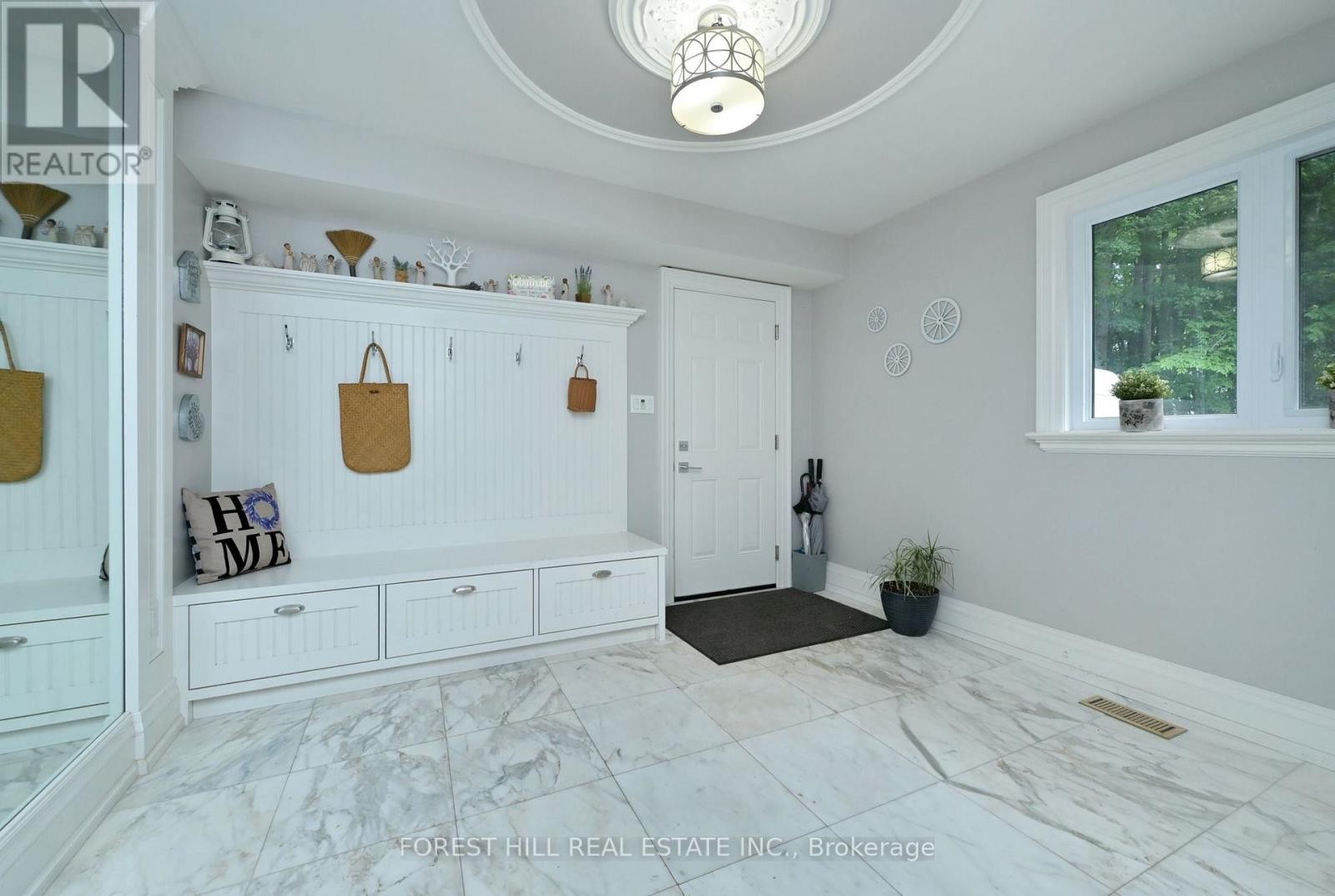 












347094 MONO CENTRE ROAD

,
Mono,




Ontario
L9W2Y8

