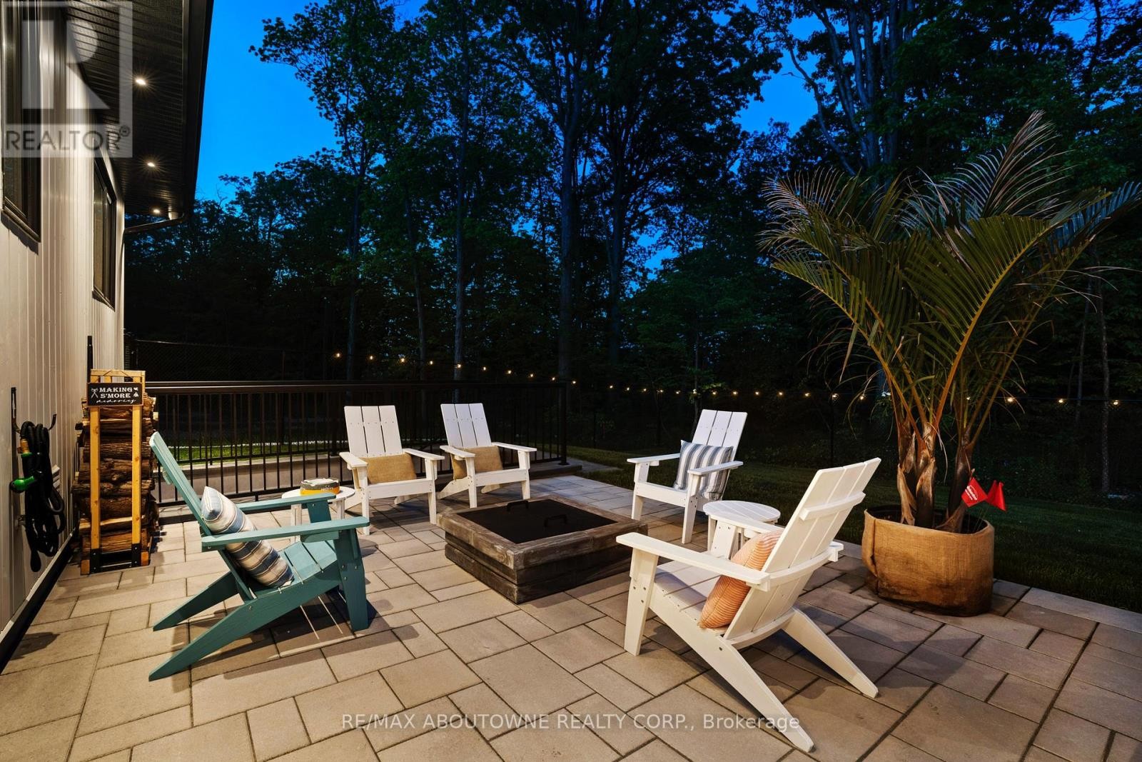 












295 ALLEN ROAD

,
Grimsby (Grimsby Escarpment),




Ontario
L3M4E7

