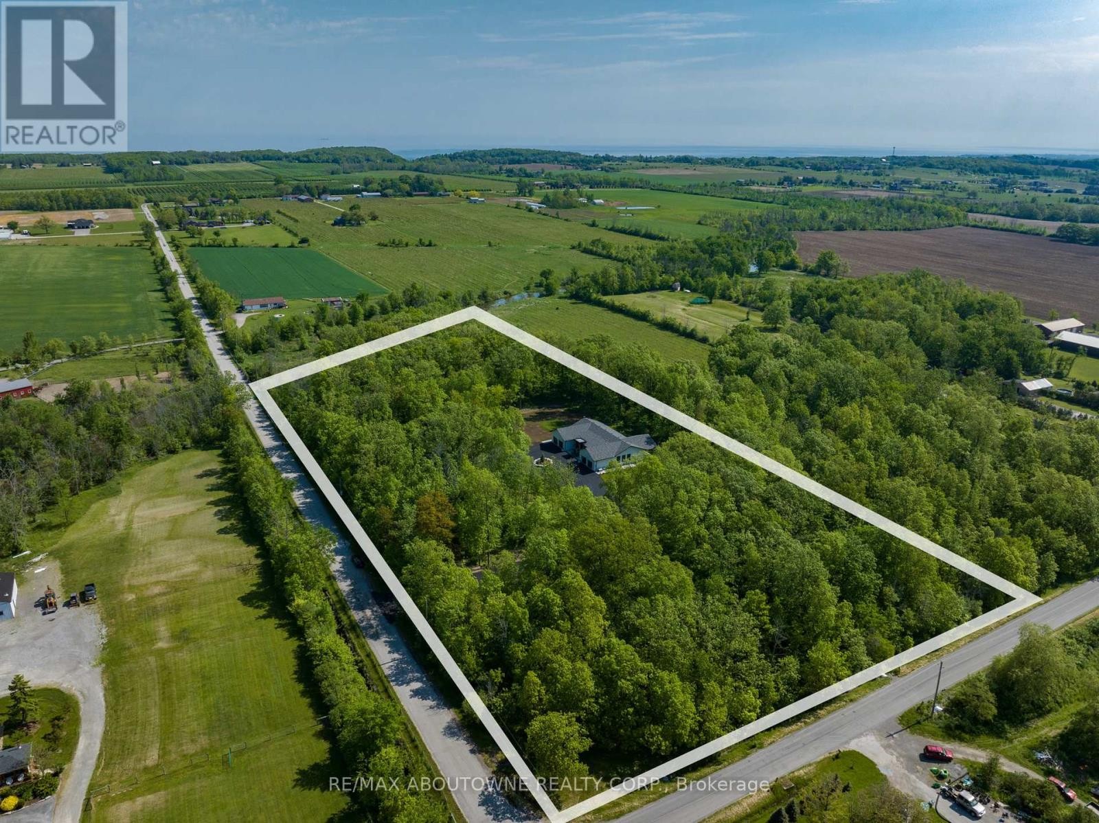 












295 ALLEN ROAD

,
Grimsby (Grimsby Escarpment),




Ontario
L3M4E7

