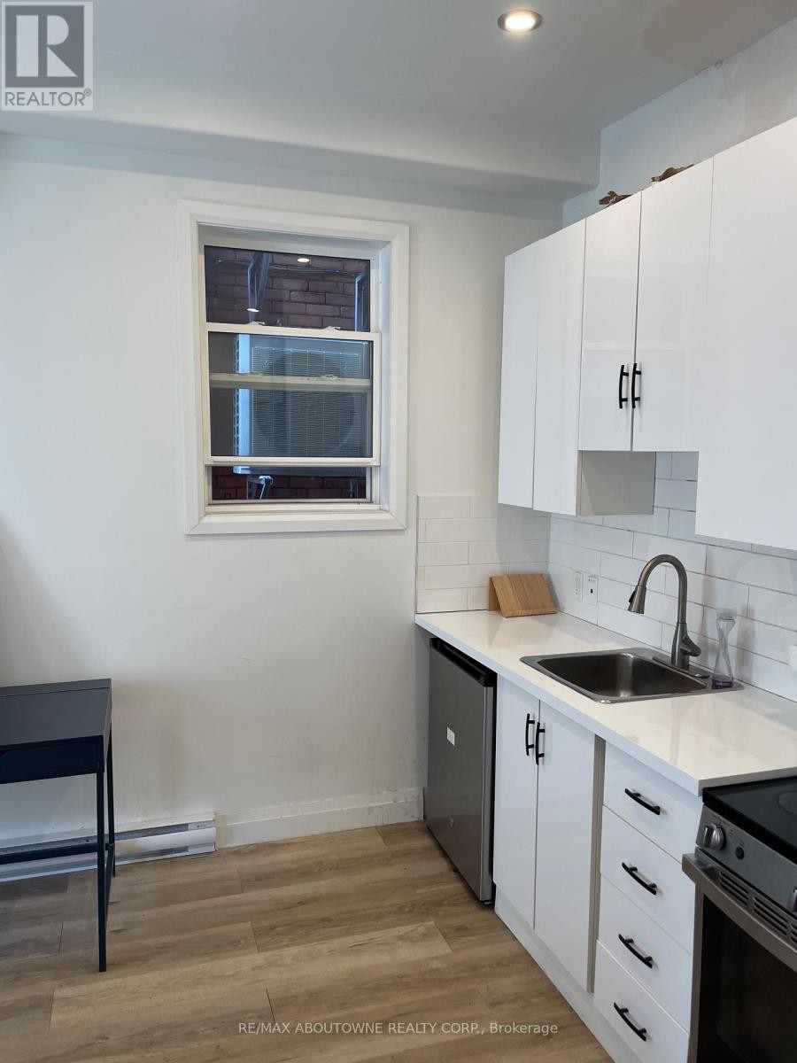 












66 WELLINGTON STREET S

,
Hamilton (Corktown),




Ontario
L8N2R1

