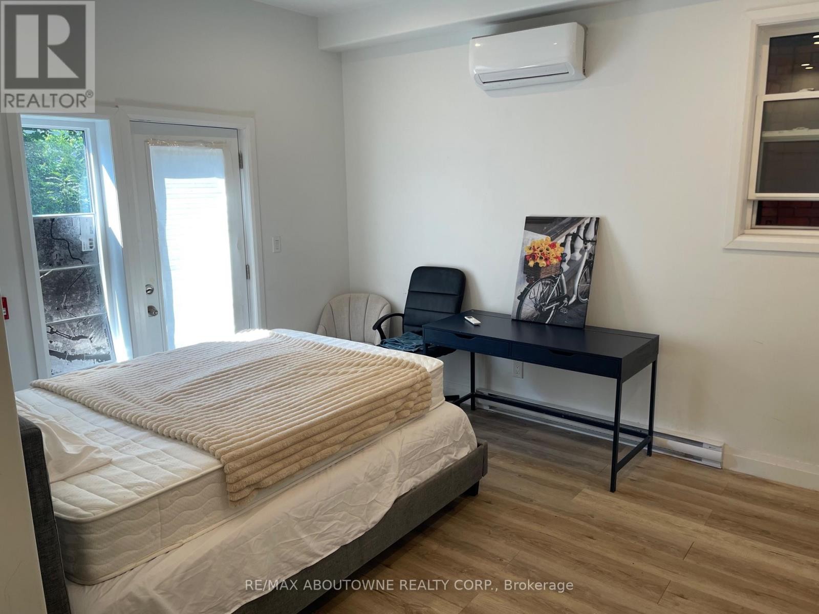 












66 WELLINGTON STREET S

,
Hamilton (Corktown),




Ontario
L8N2R1

