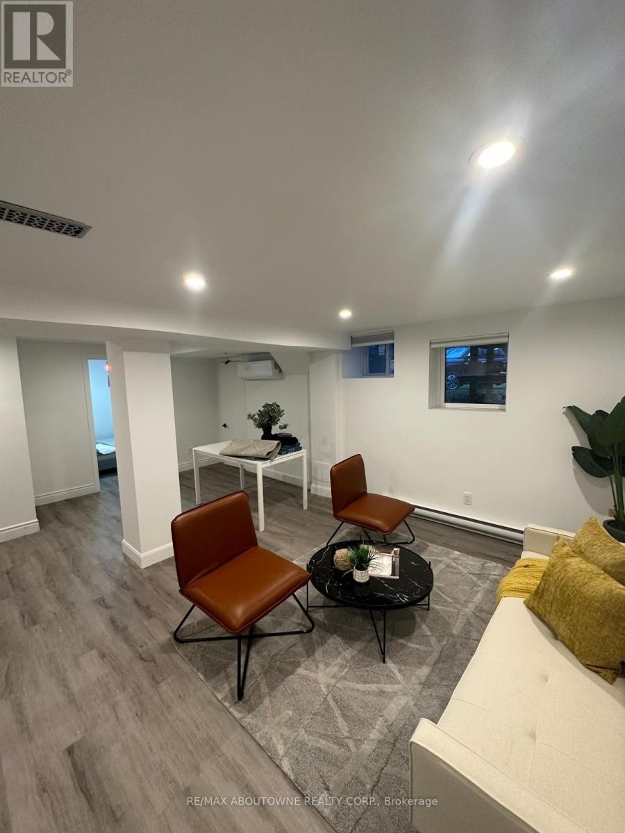 












66 WELLINGTON STREET S

,
Hamilton (Corktown),




Ontario
L8N2R1

