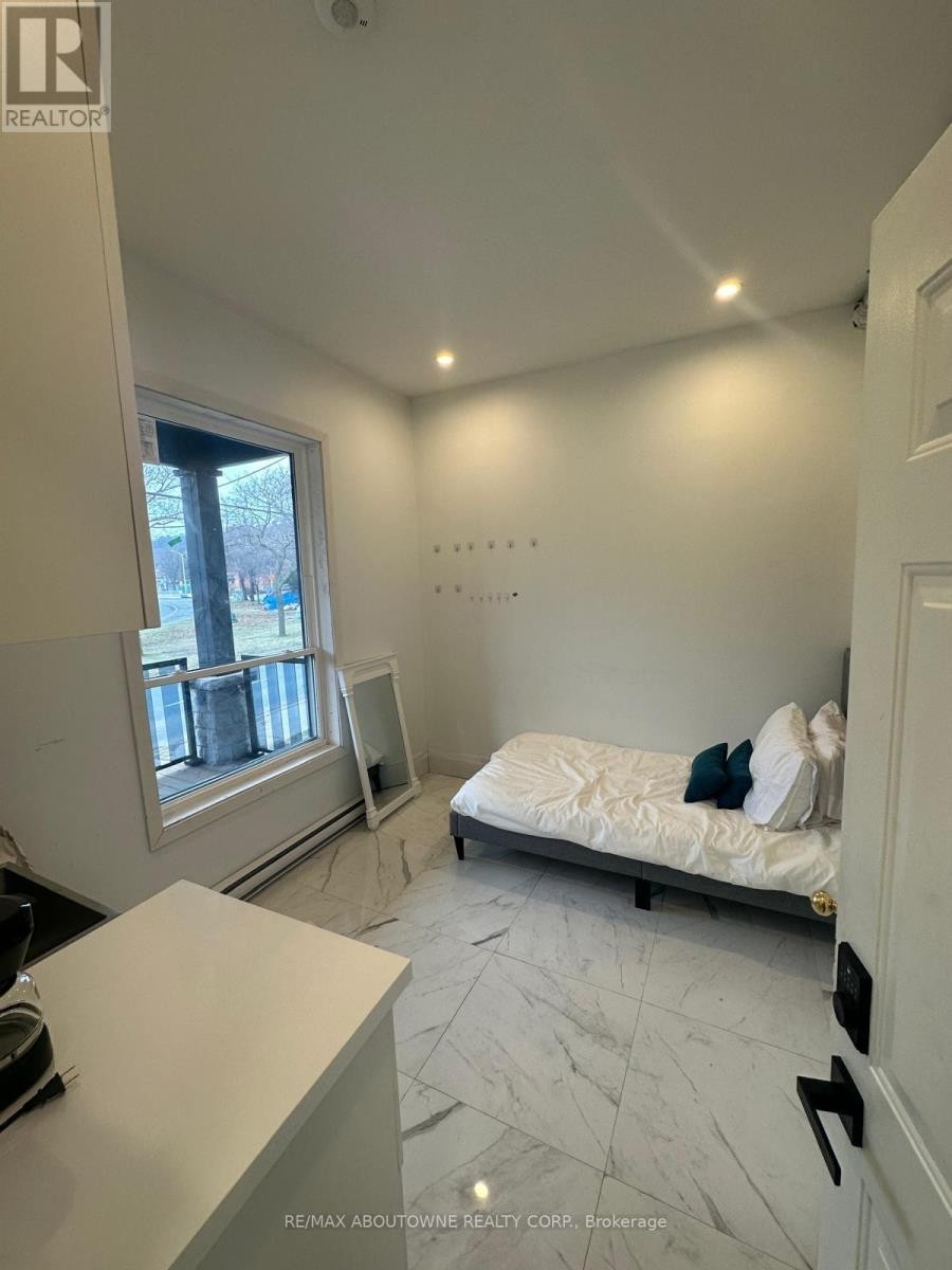 












66 WELLINGTON STREET S

,
Hamilton (Corktown),




Ontario
L8N2R1

