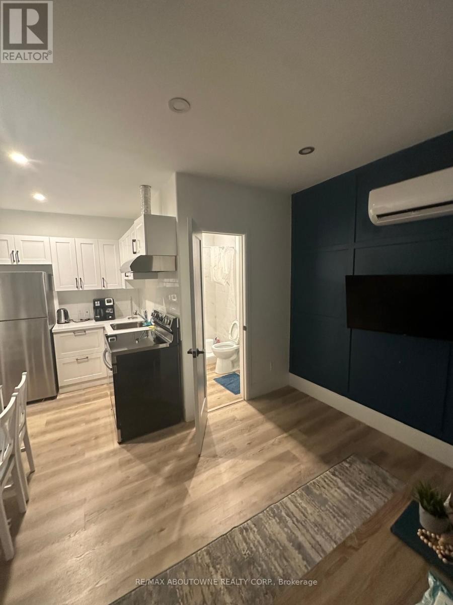 












66 WELLINGTON STREET S

,
Hamilton (Corktown),




Ontario
L8N2R1

