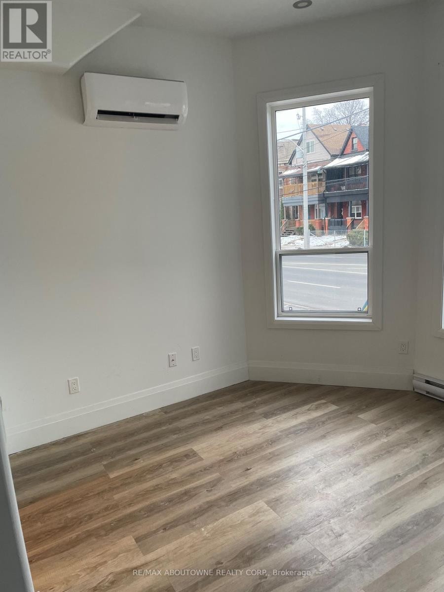 












66 WELLINGTON STREET S

,
Hamilton (Corktown),




Ontario
L8N2R1

