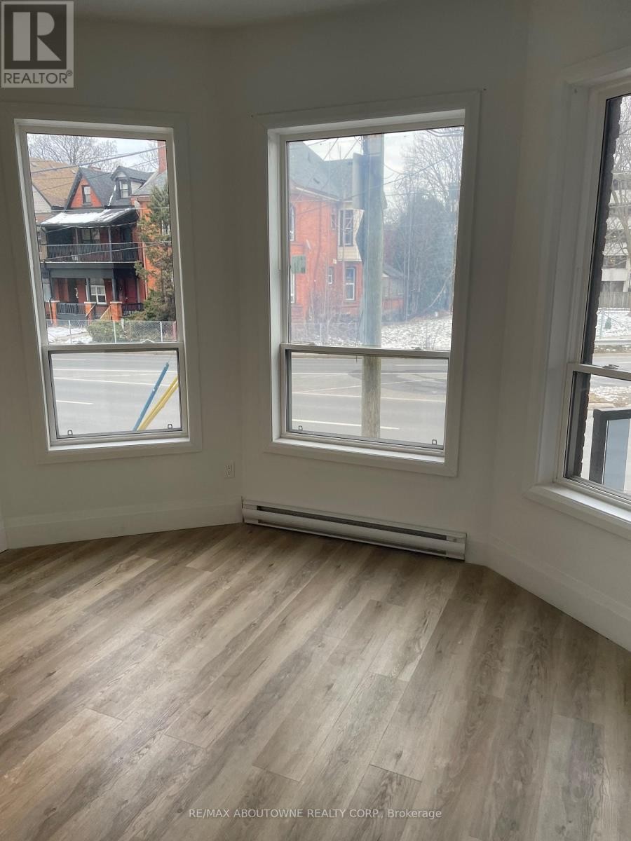 












66 WELLINGTON STREET S

,
Hamilton (Corktown),




Ontario
L8N2R1

