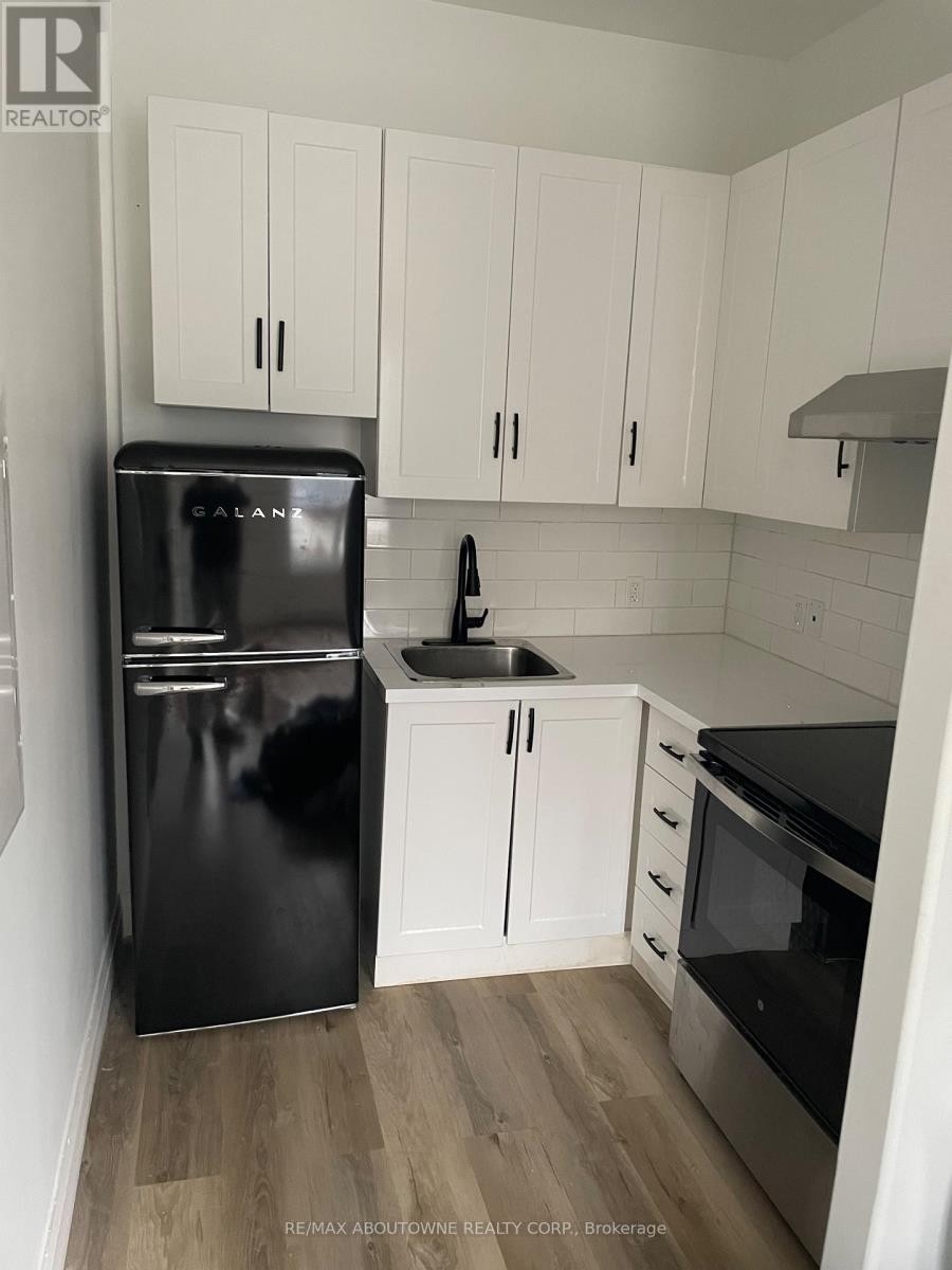 












66 WELLINGTON STREET S

,
Hamilton (Corktown),




Ontario
L8N2R1

