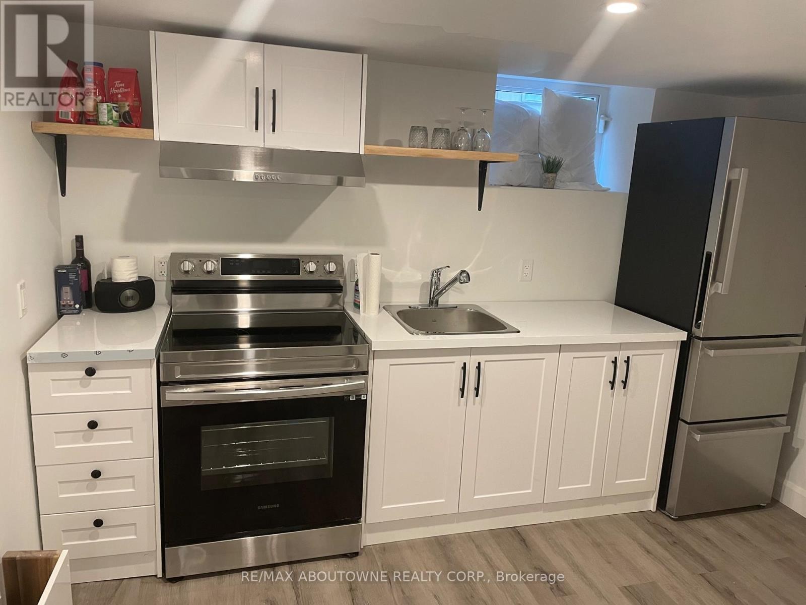












66 WELLINGTON STREET S

,
Hamilton (Corktown),




Ontario
L8N2R1

