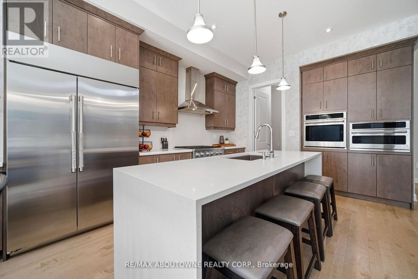 












37 RIESLING STREET

,
Grimsby (Grimsby East),




Ontario
L3M0L2

