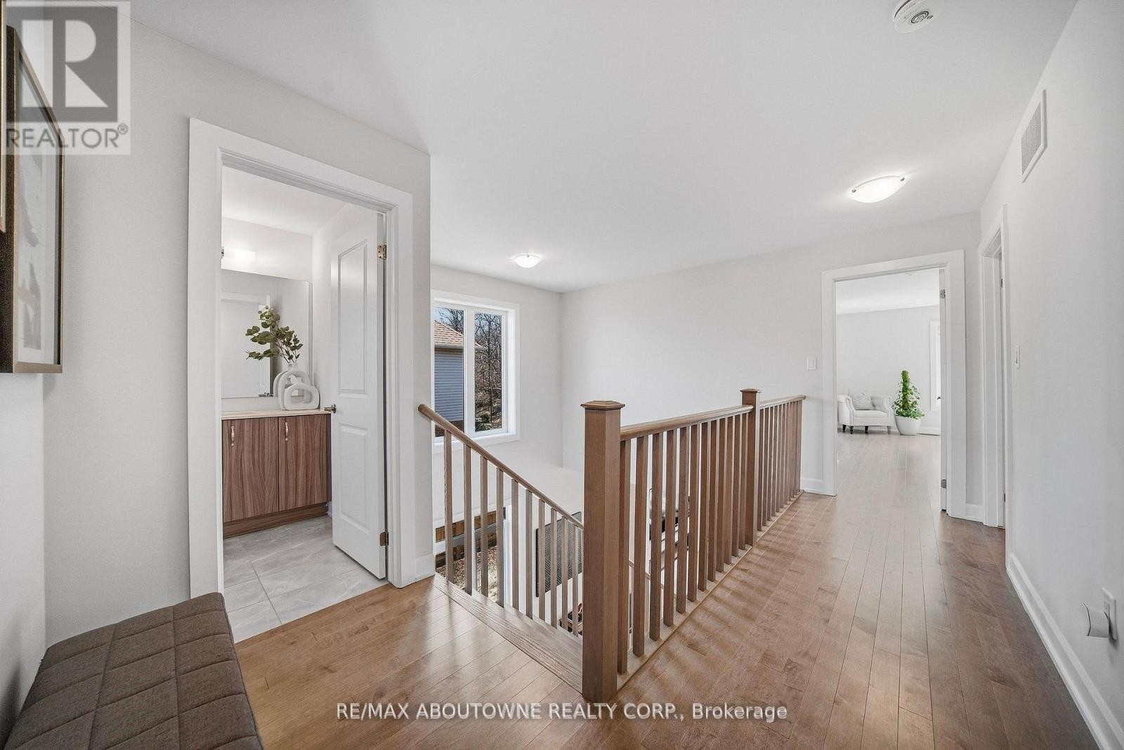 












37 RIESLING STREET

,
Grimsby (Grimsby East),




Ontario
L3M0L2

