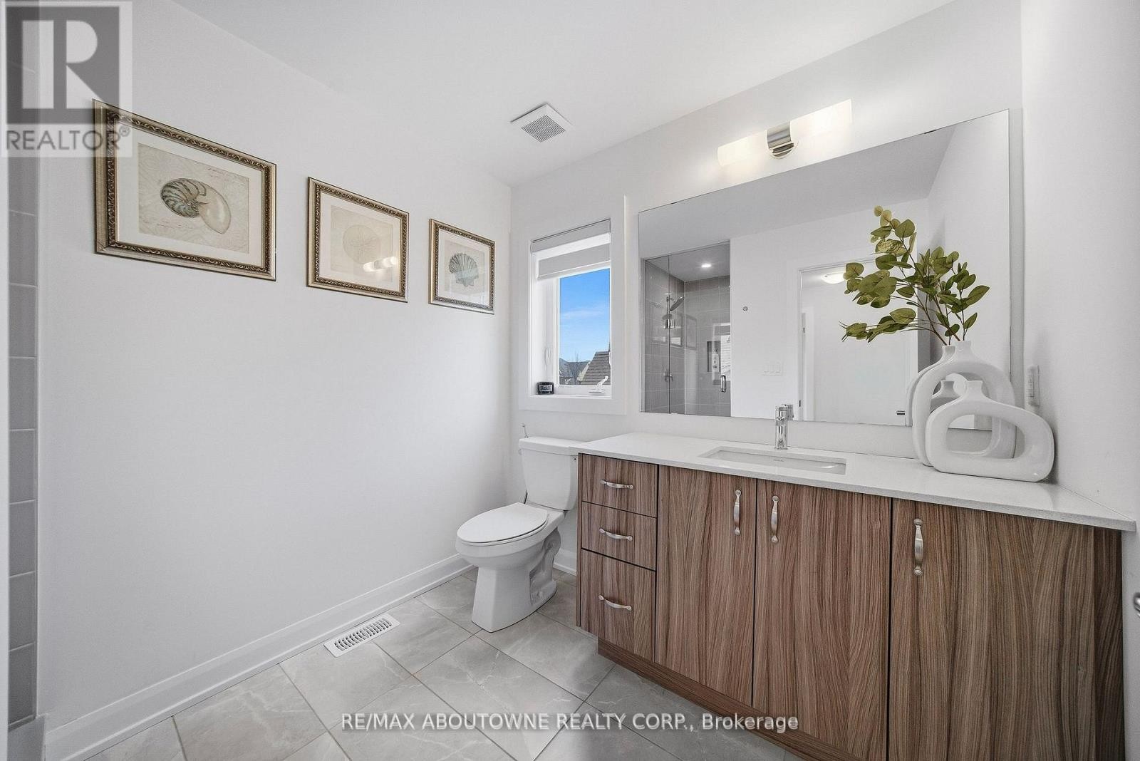 












37 RIESLING STREET

,
Grimsby (Grimsby East),




Ontario
L3M0L2

