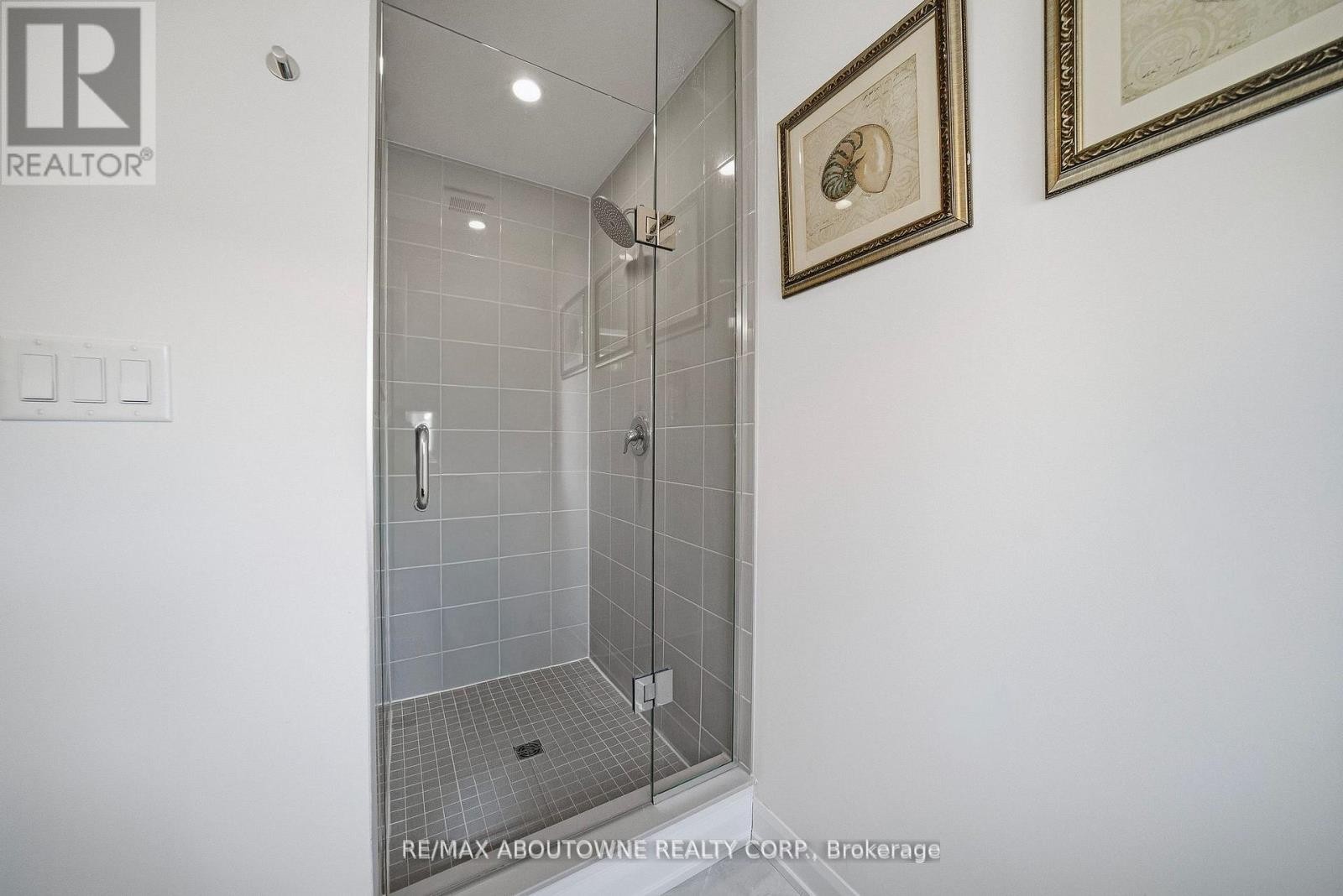 












37 RIESLING STREET

,
Grimsby (Grimsby East),




Ontario
L3M0L2

