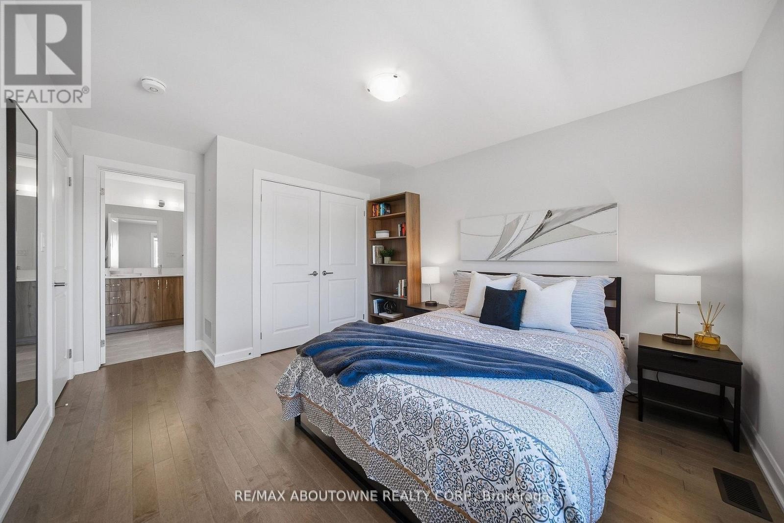 












37 RIESLING STREET

,
Grimsby (Grimsby East),




Ontario
L3M0L2

