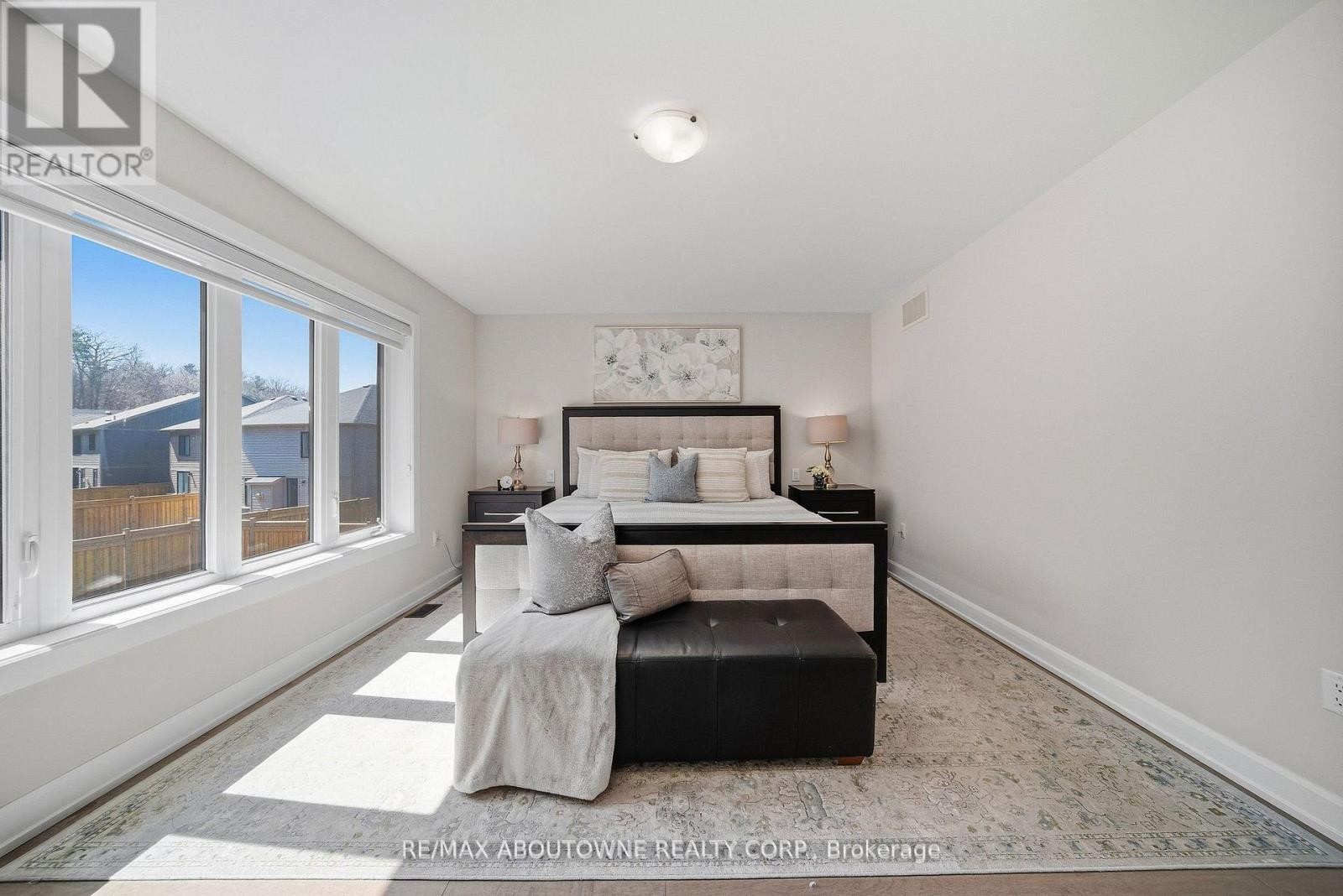 












37 RIESLING STREET

,
Grimsby (Grimsby East),




Ontario
L3M0L2

