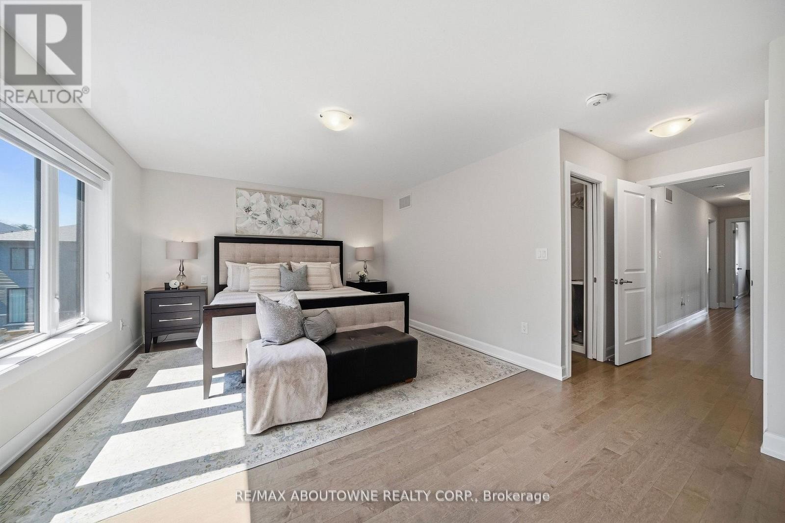 












37 RIESLING STREET

,
Grimsby (Grimsby East),




Ontario
L3M0L2

