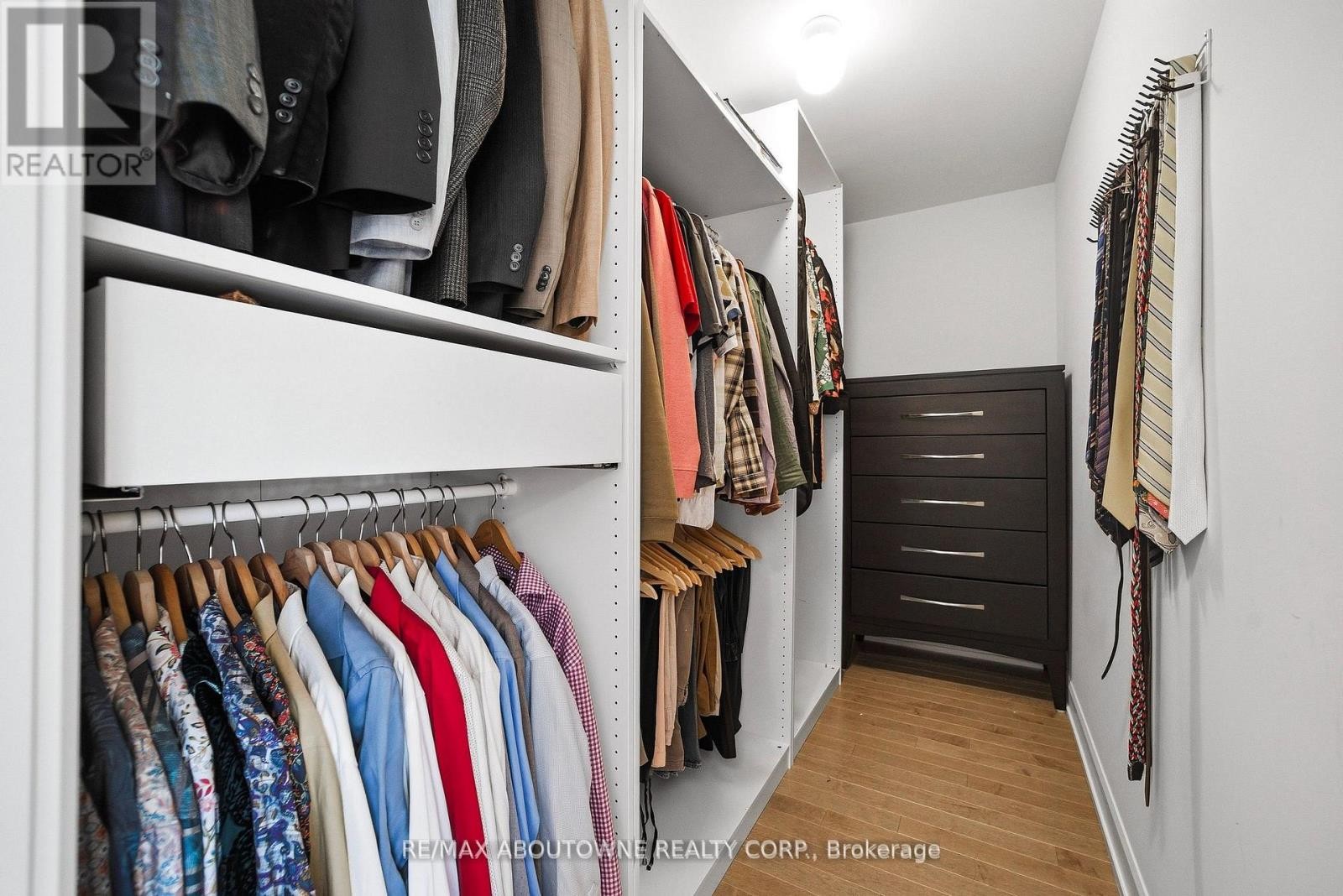 












37 RIESLING STREET

,
Grimsby (Grimsby East),




Ontario
L3M0L2

