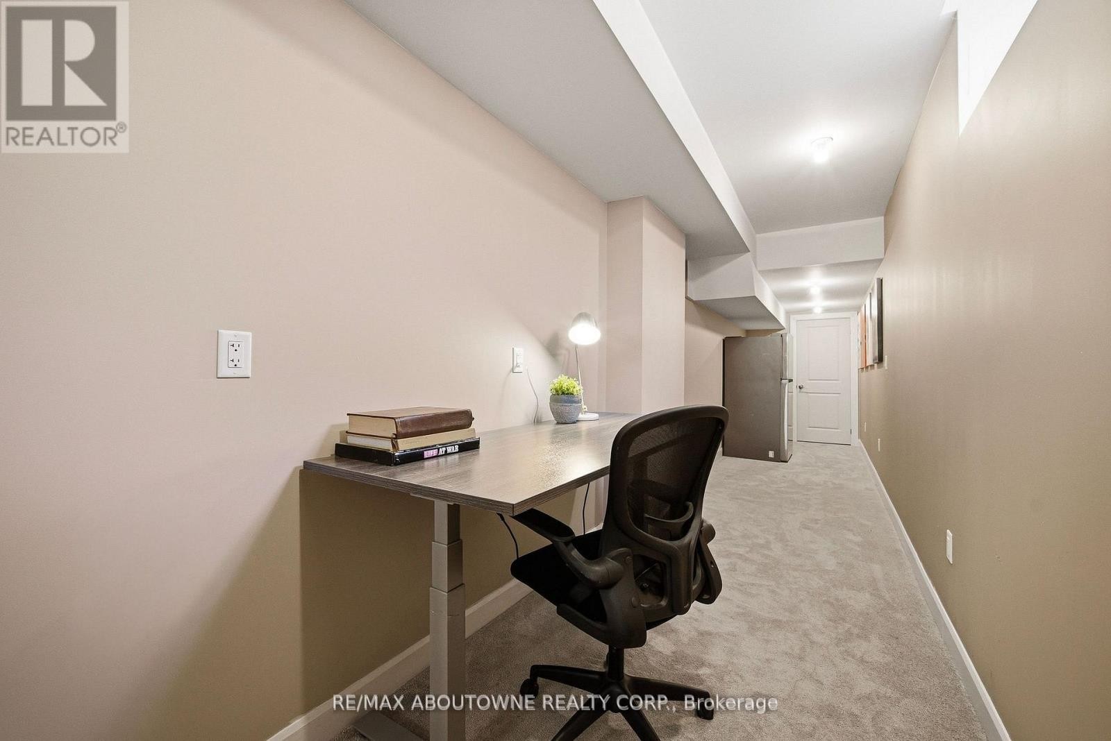 












37 RIESLING STREET

,
Grimsby (Grimsby East),




Ontario
L3M0L2

