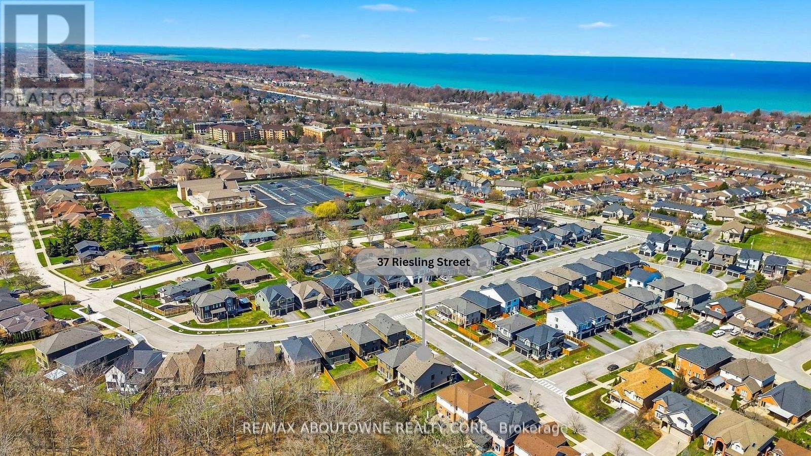 












37 RIESLING STREET

,
Grimsby (Grimsby East),




Ontario
L3M0L2

