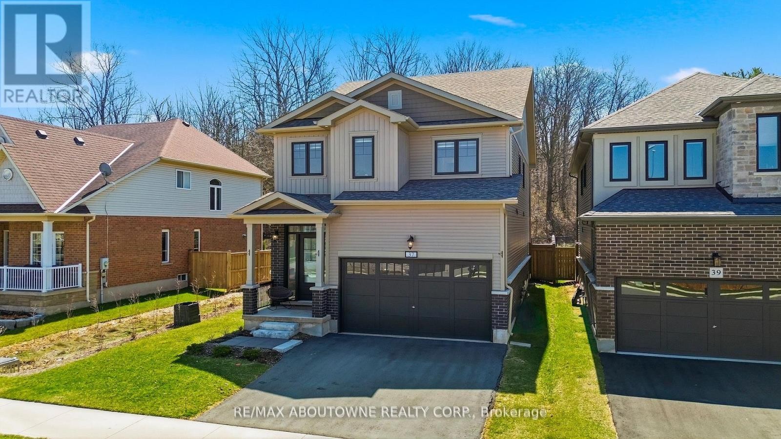 












37 RIESLING STREET

,
Grimsby (Grimsby East),




Ontario
L3M0L2

