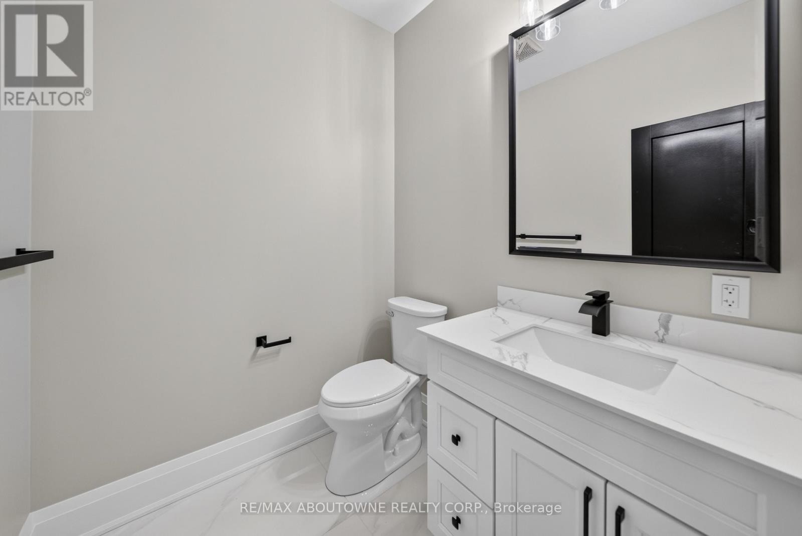 












21 HALDIMAND 66 ROAD

,
Haldimand,




Ontario
N3W1N7

