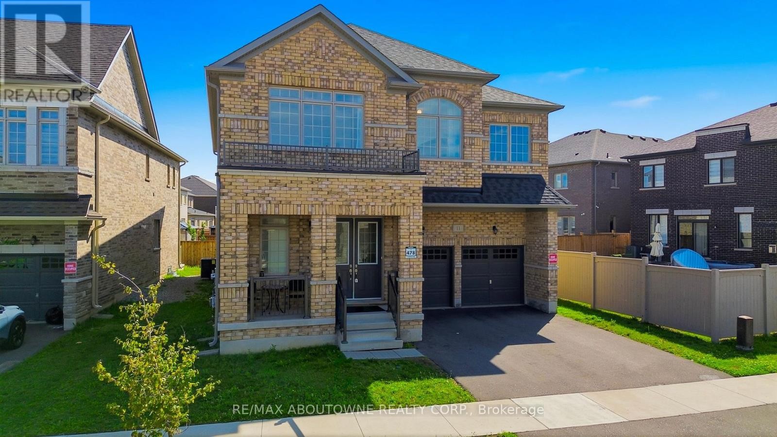 












11 GRIERSON TRAIL

,
Hamilton (Waterdown),




Ontario
L8B1X5


