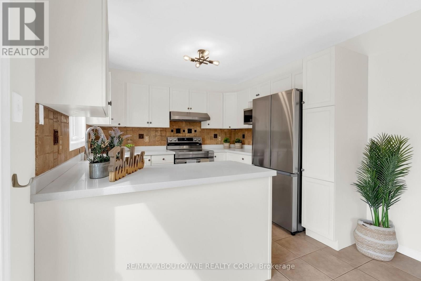 












32 JENSON BOULEVARD

,
Guelph (Pineridge/Westminster Woods),




Ontario
N1L1L1

