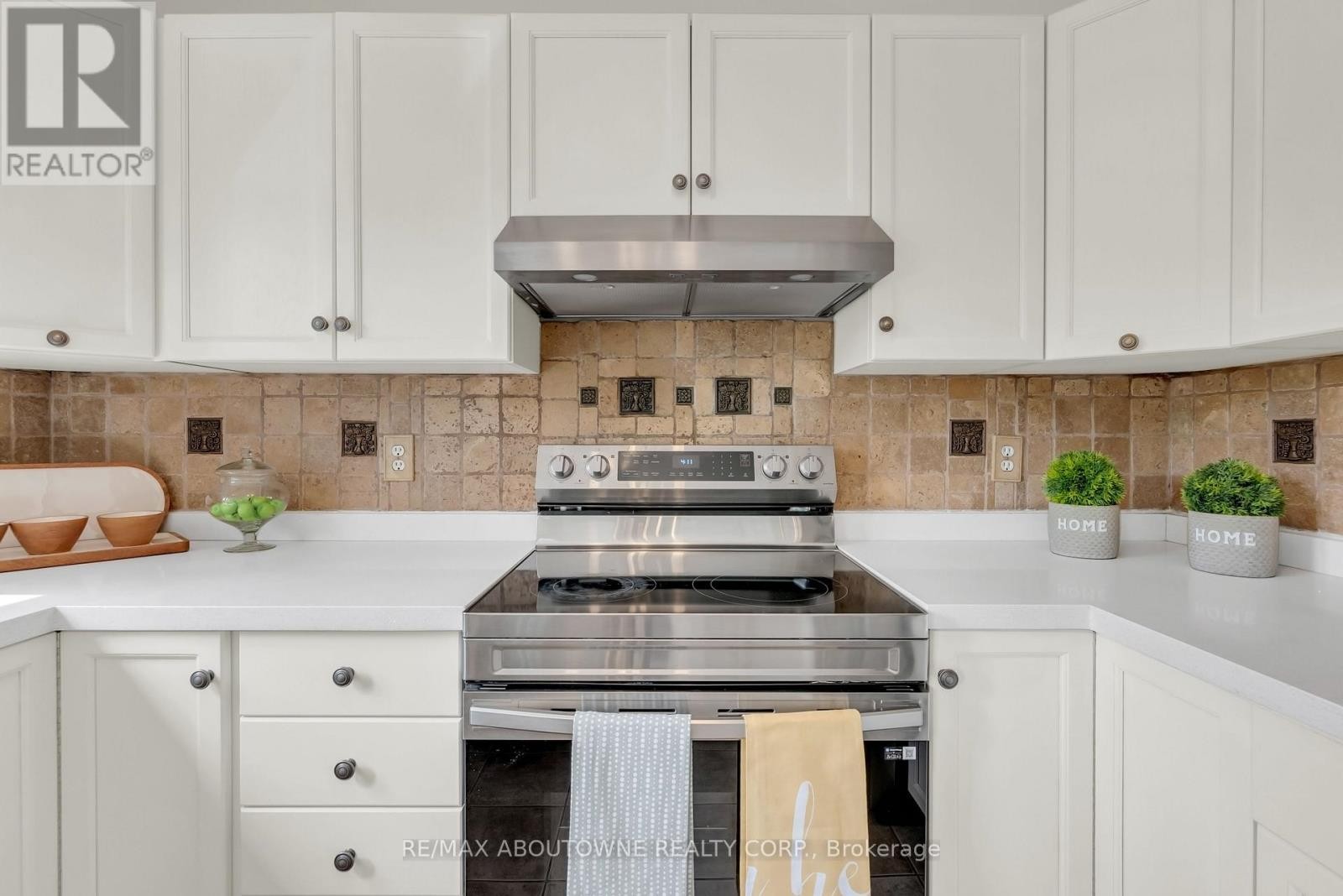 












32 JENSON BOULEVARD

,
Guelph (Pineridge/Westminster Woods),




Ontario
N1L1L1

